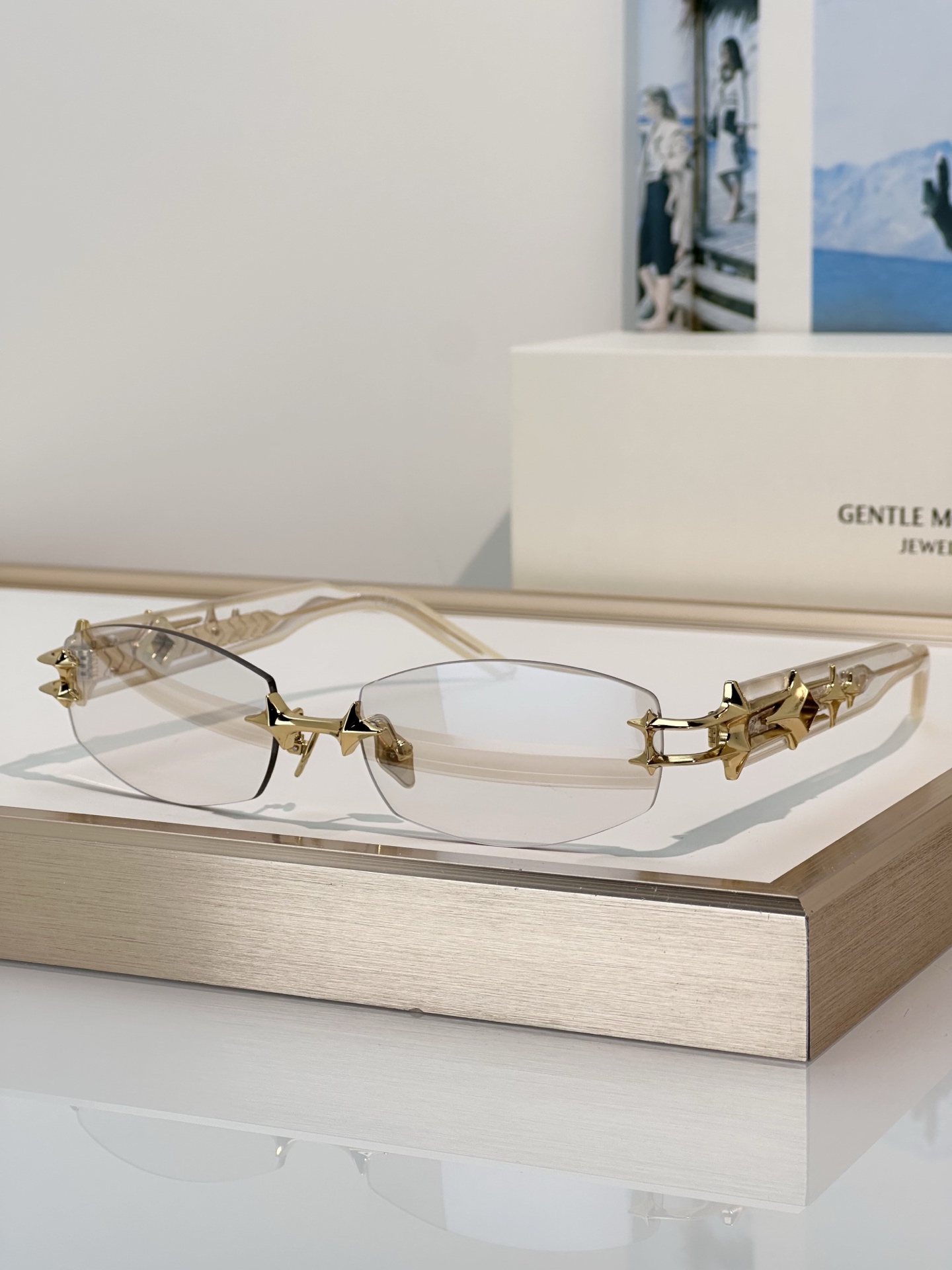 Designer Sunglasses MANIFESTO