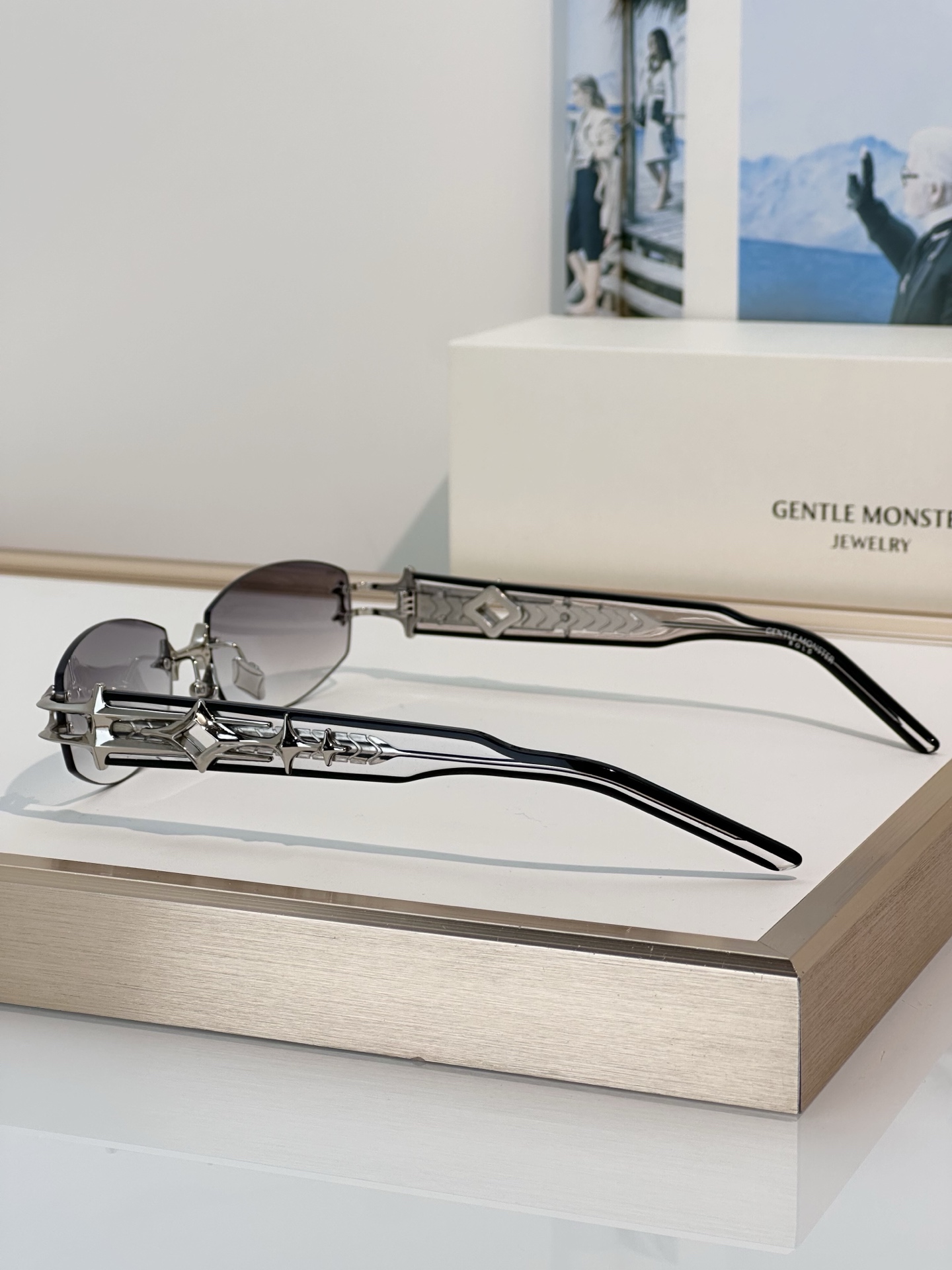 Designer Sunglasses MANIFESTO