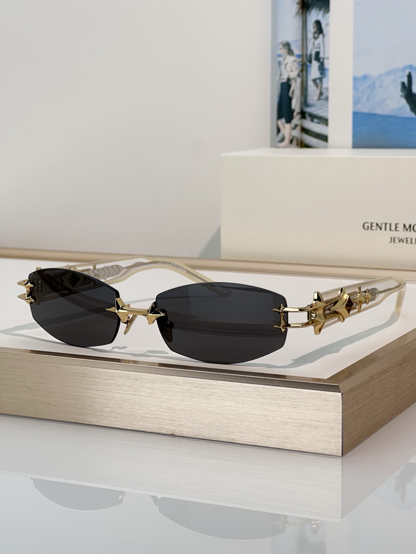 Designer Sunglasses MANIFESTO