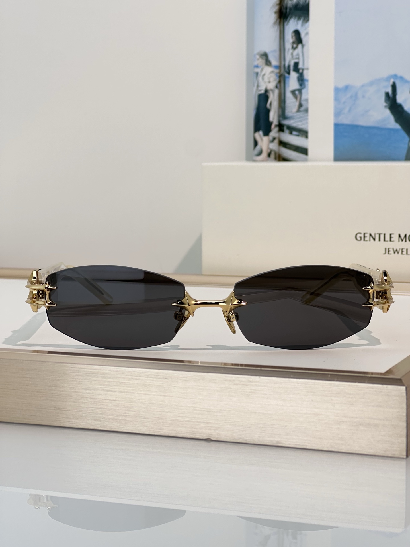 Designer Sunglasses MANIFESTO
