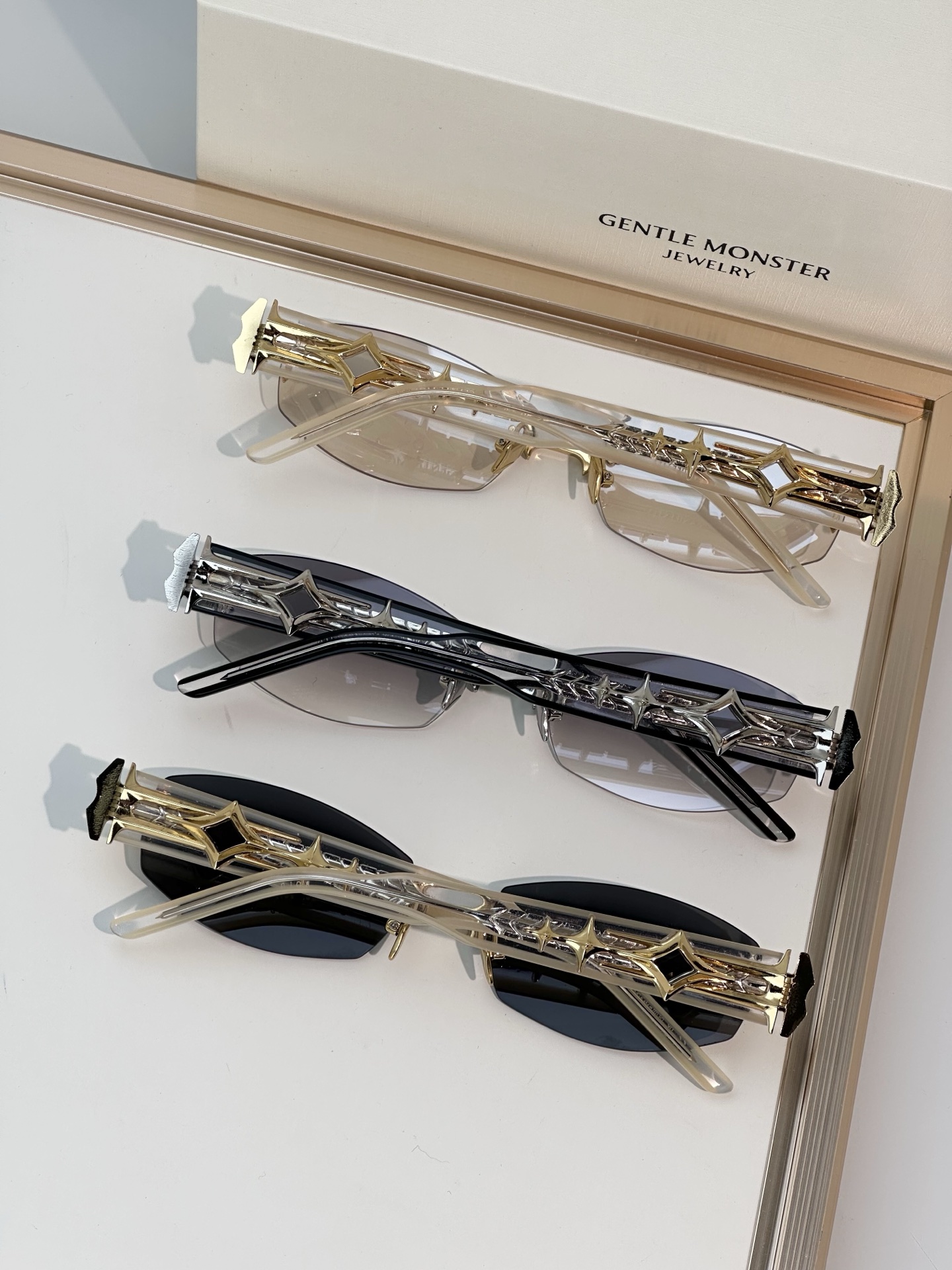 Designer Sunglasses MANIFESTO