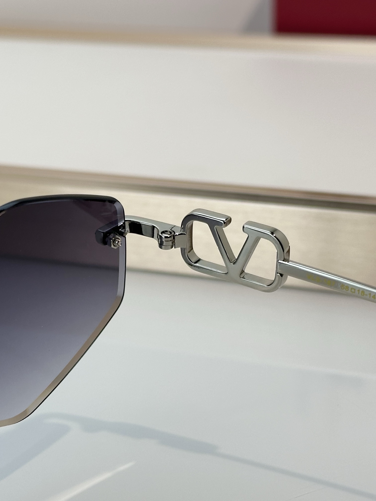 Designer Sunglasses VLS-187