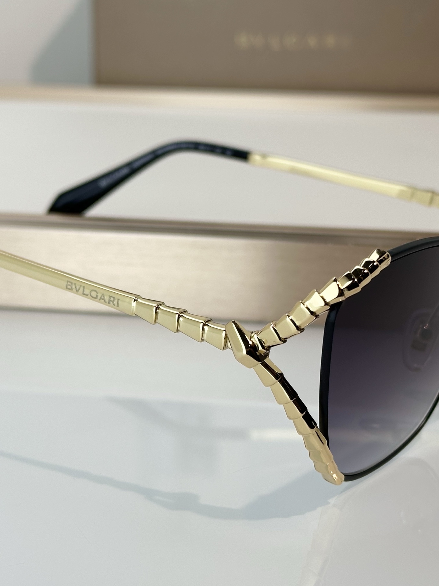 Bvlgari Sunglasses BV40081U