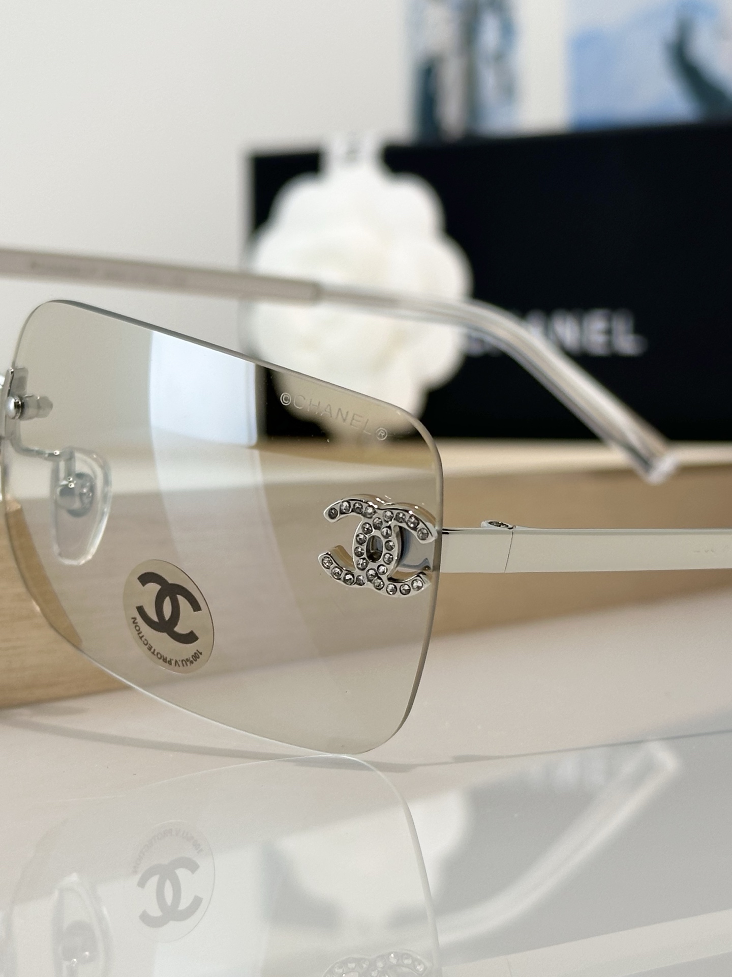 Chanel Sunglasses CH4218