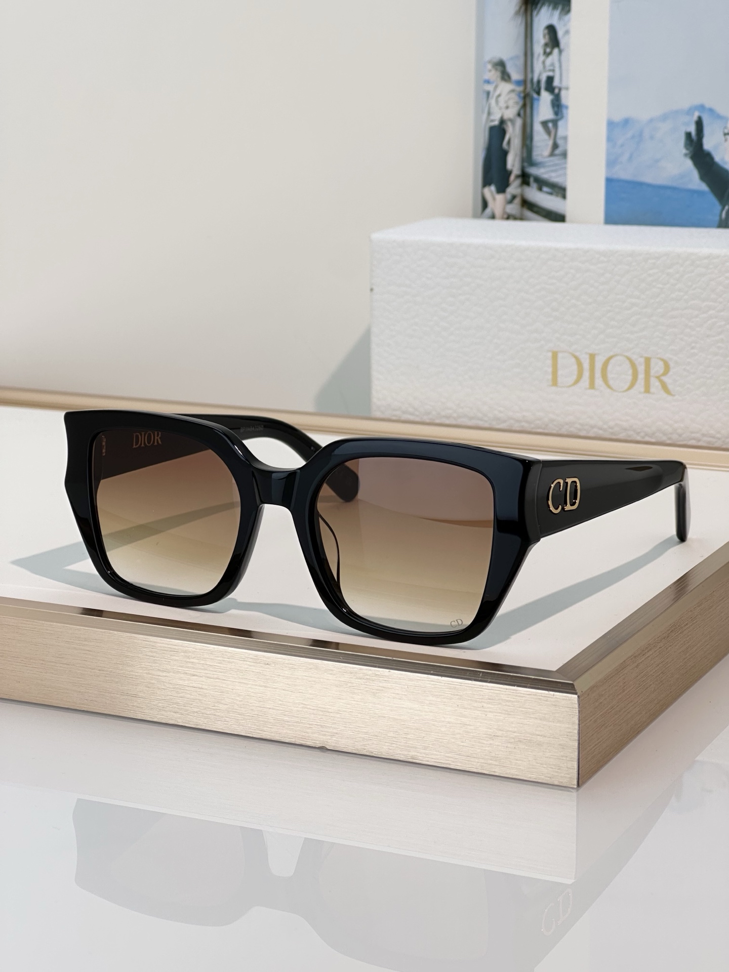Designer Sunglasses Glow