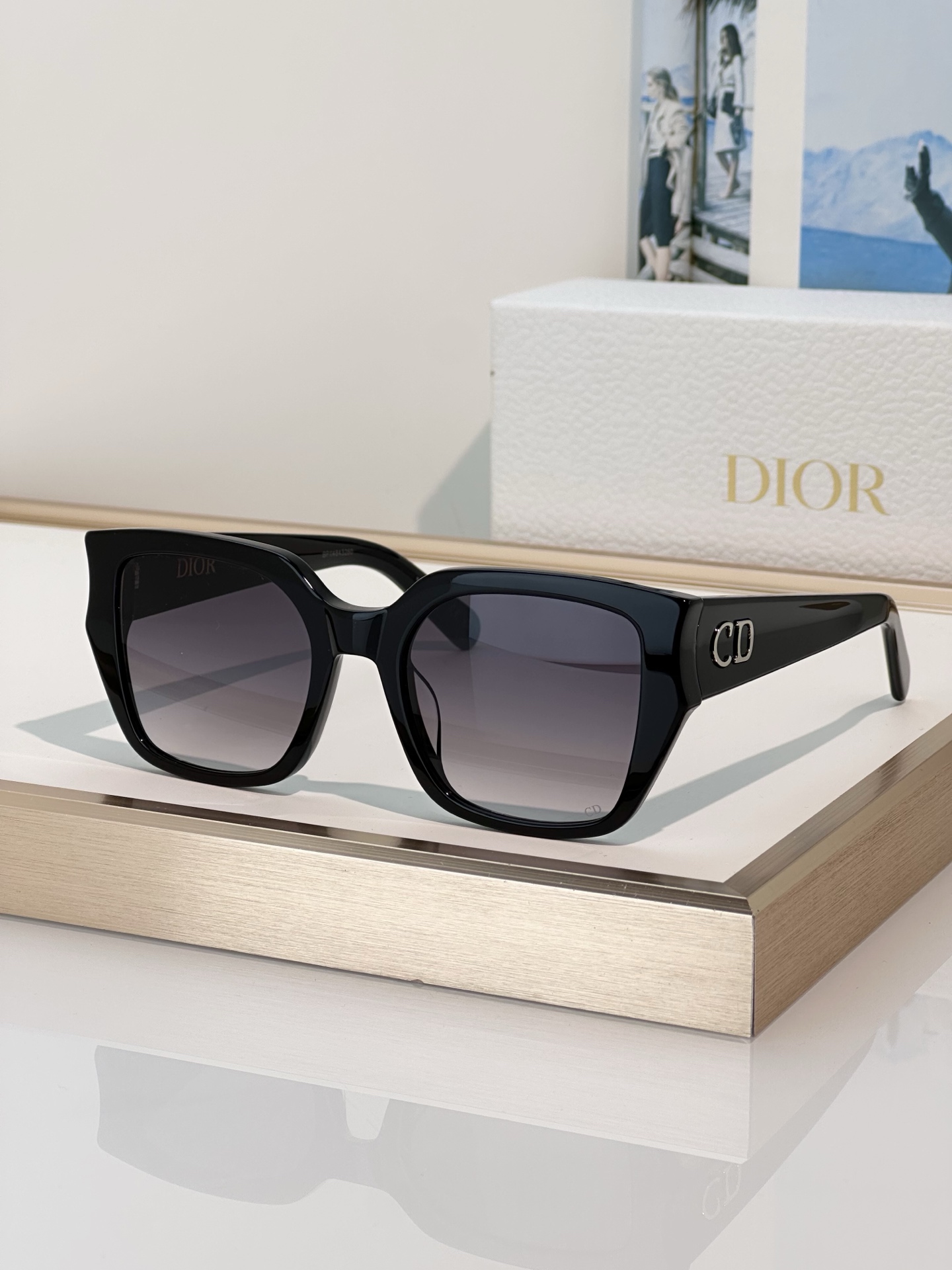 Designer Sunglasses Glow