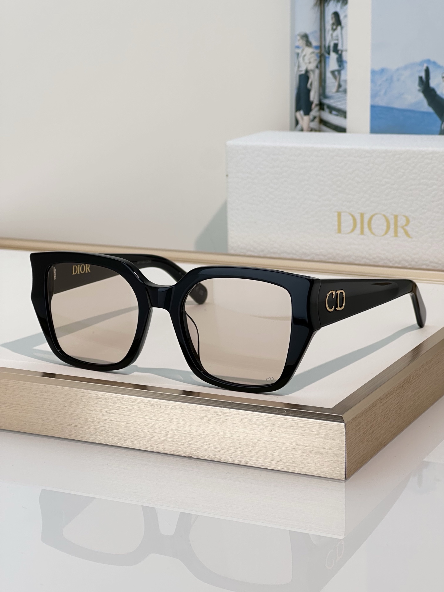 Designer Sunglasses Glow