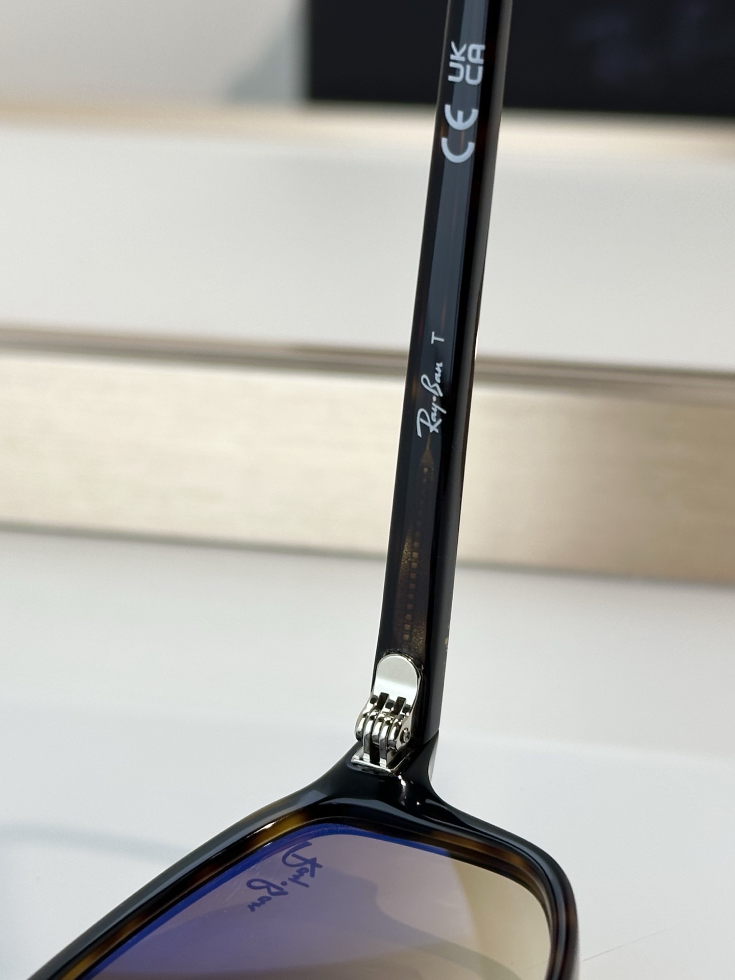 Designer Sunglasses RB2232