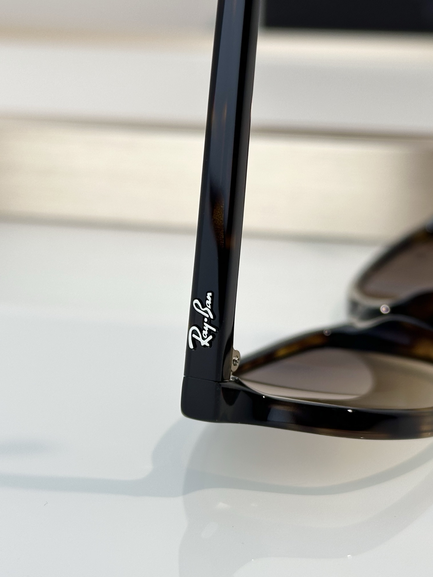 Designer Sunglasses RB2232