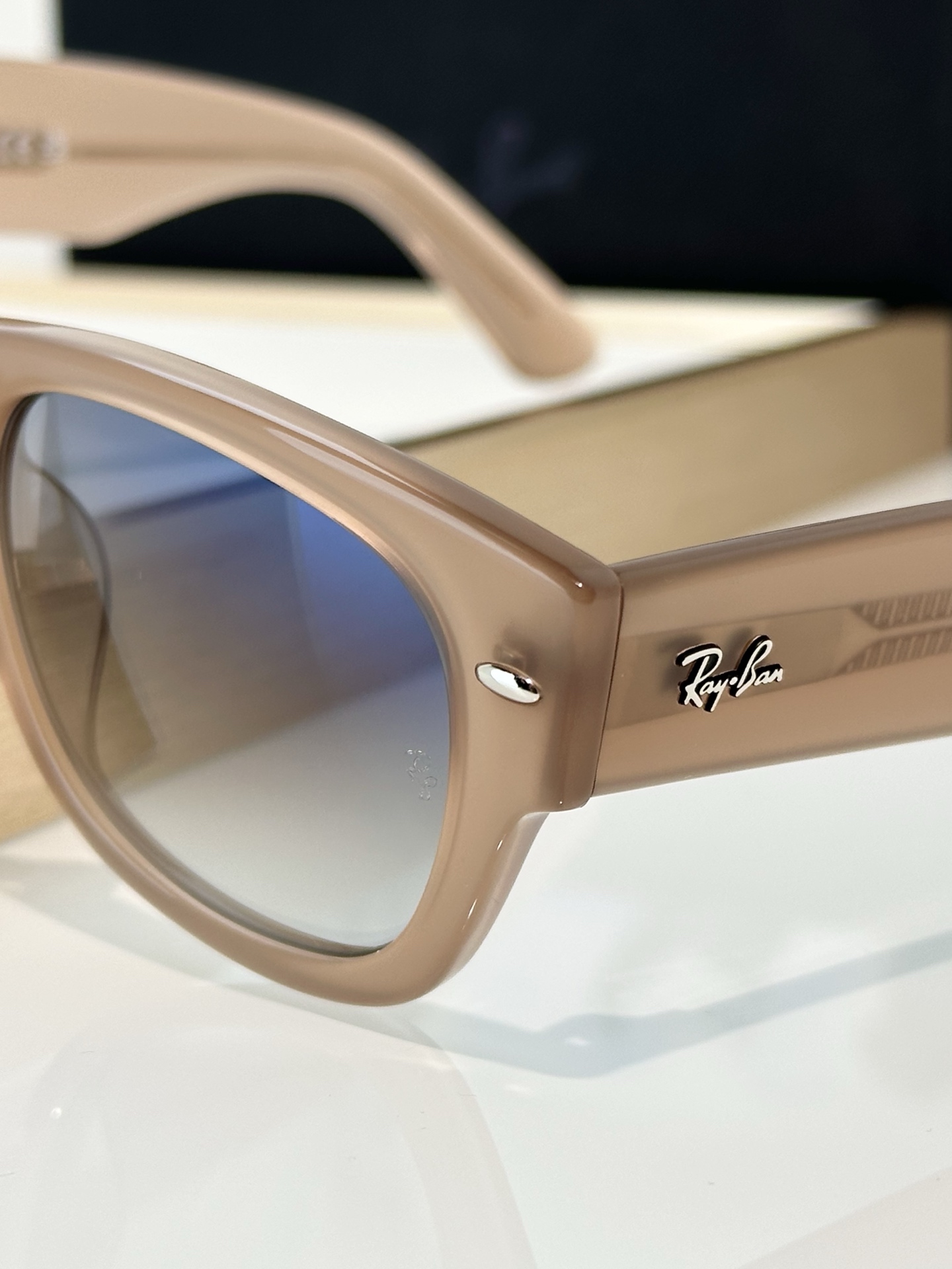 Designer Sunglasses RB0832SF