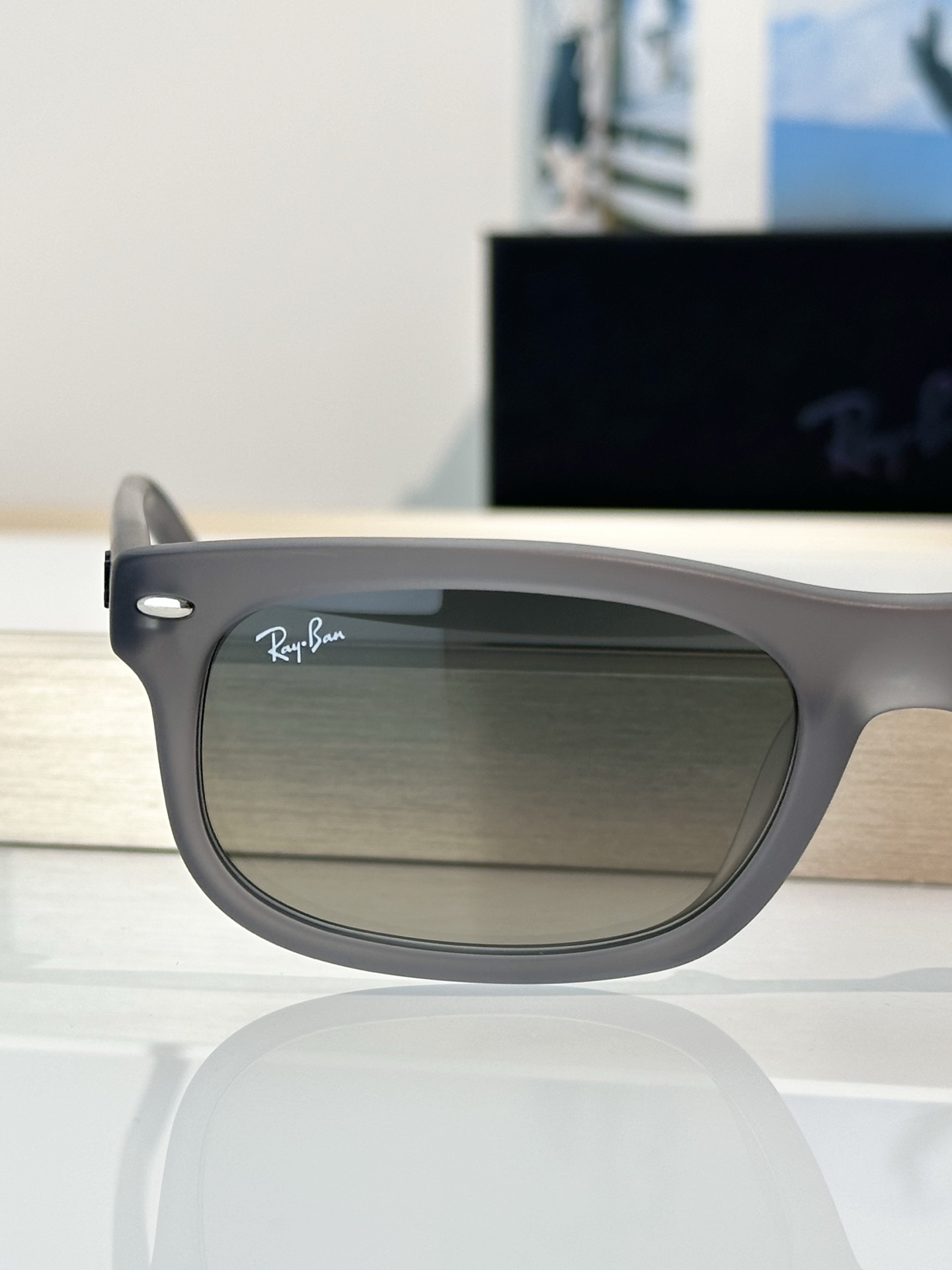 Designer Sunglasses RB2224F