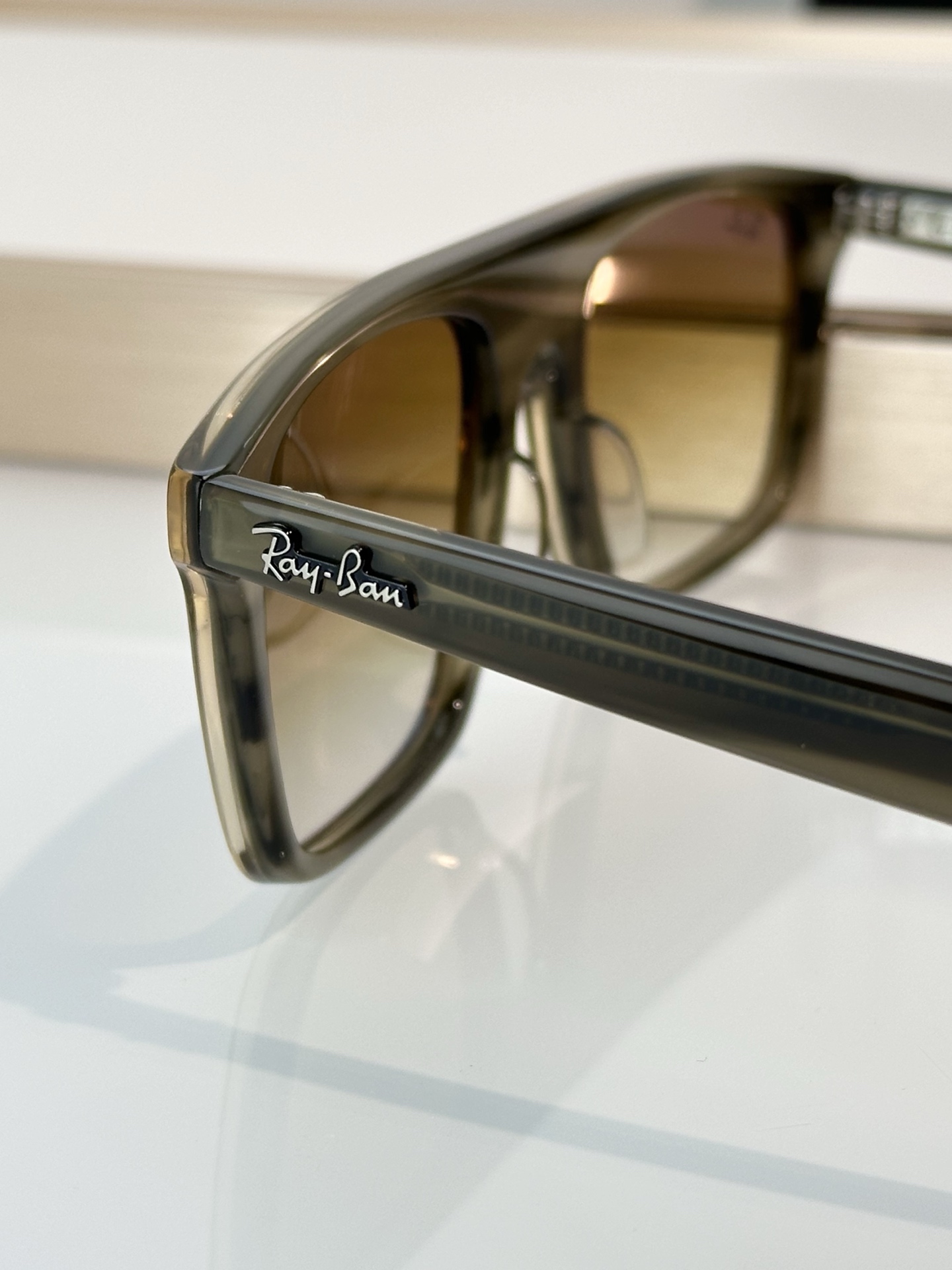Designer Sunglasses RB2222F