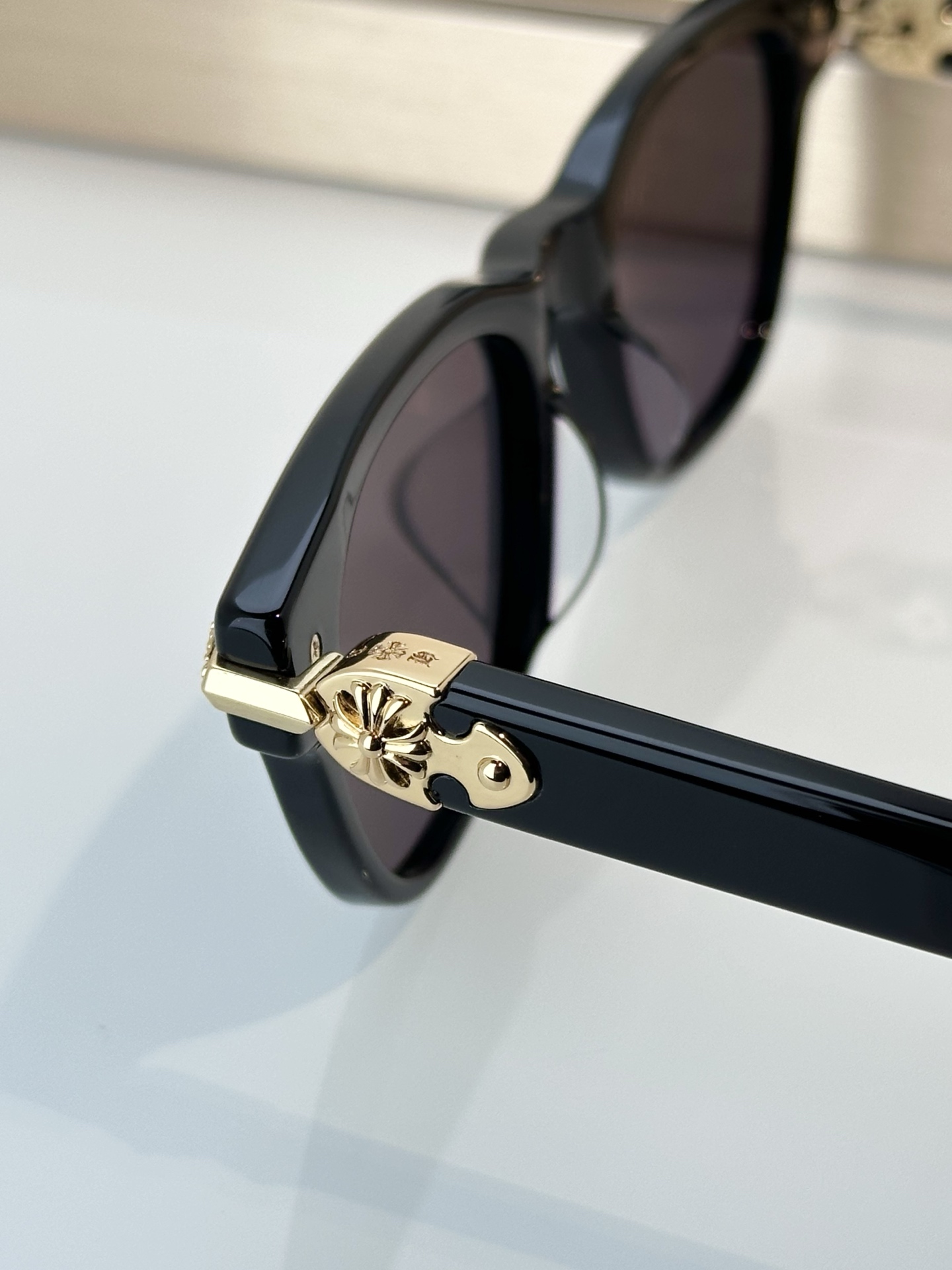 Designer Sunglasses WELL