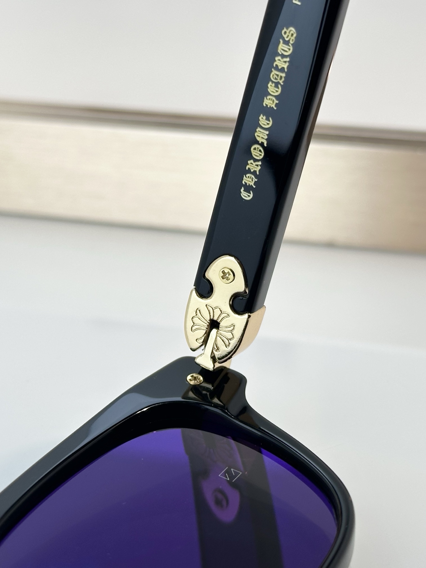Designer Sunglasses WELL