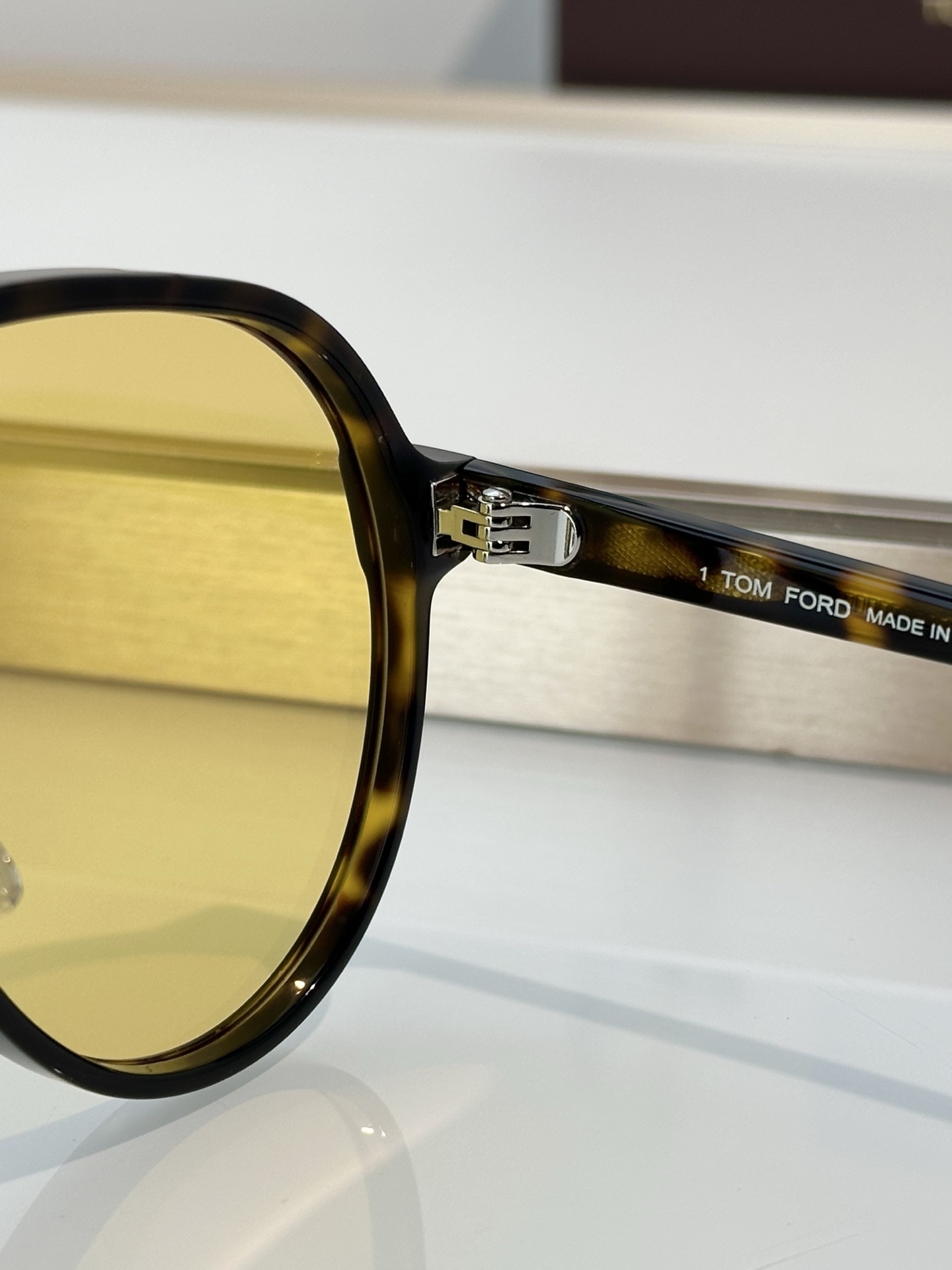 Designer Sunglasses FT1061
