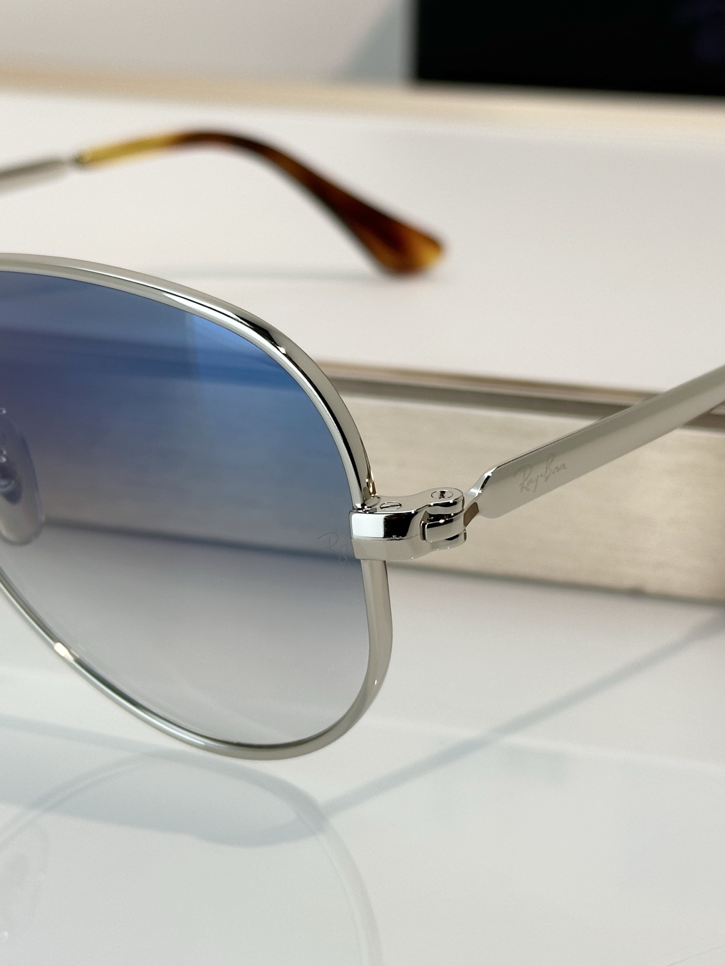 Designer Sunglasses RB3925