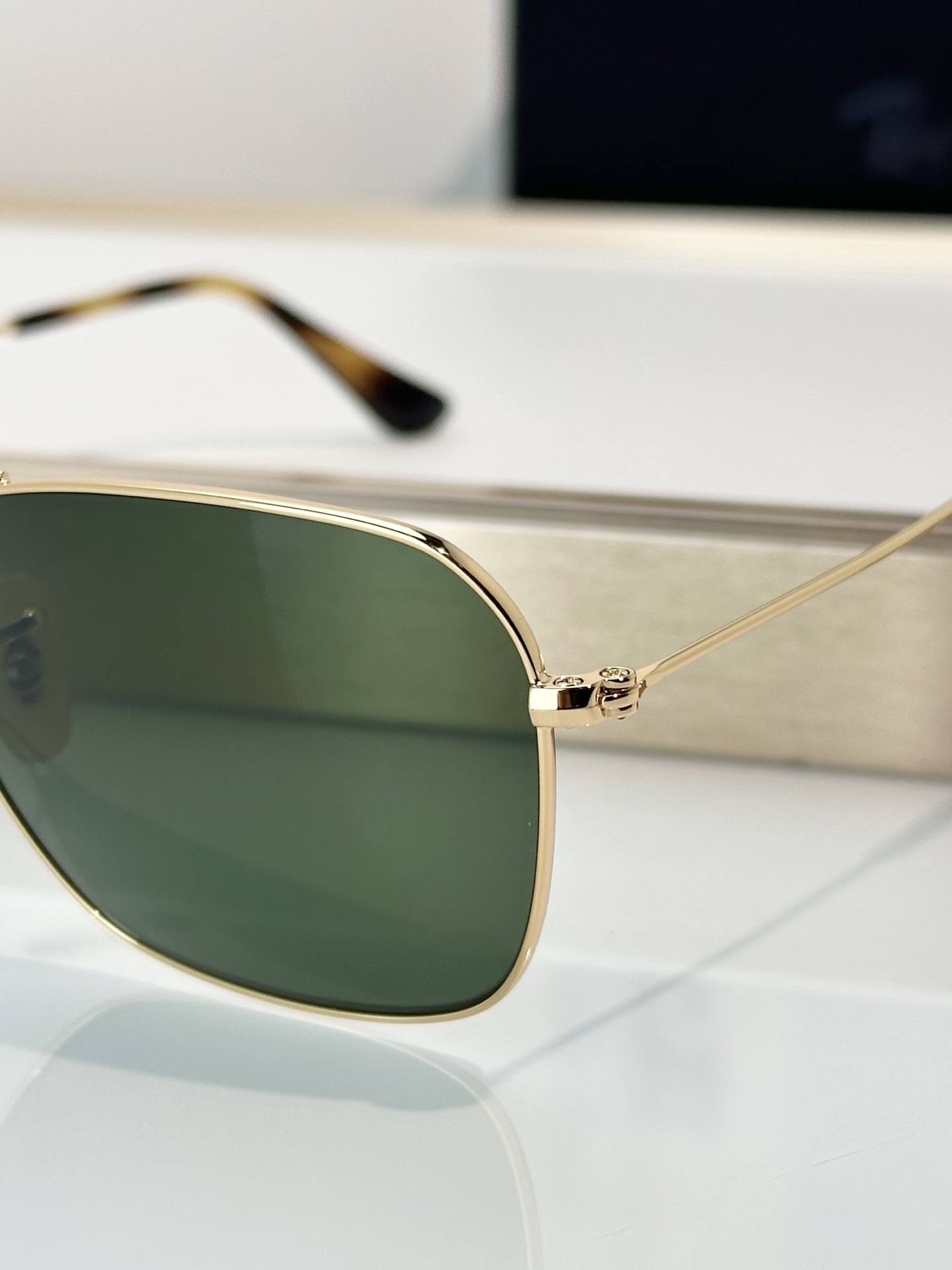 Designer Sunglasses RB3136