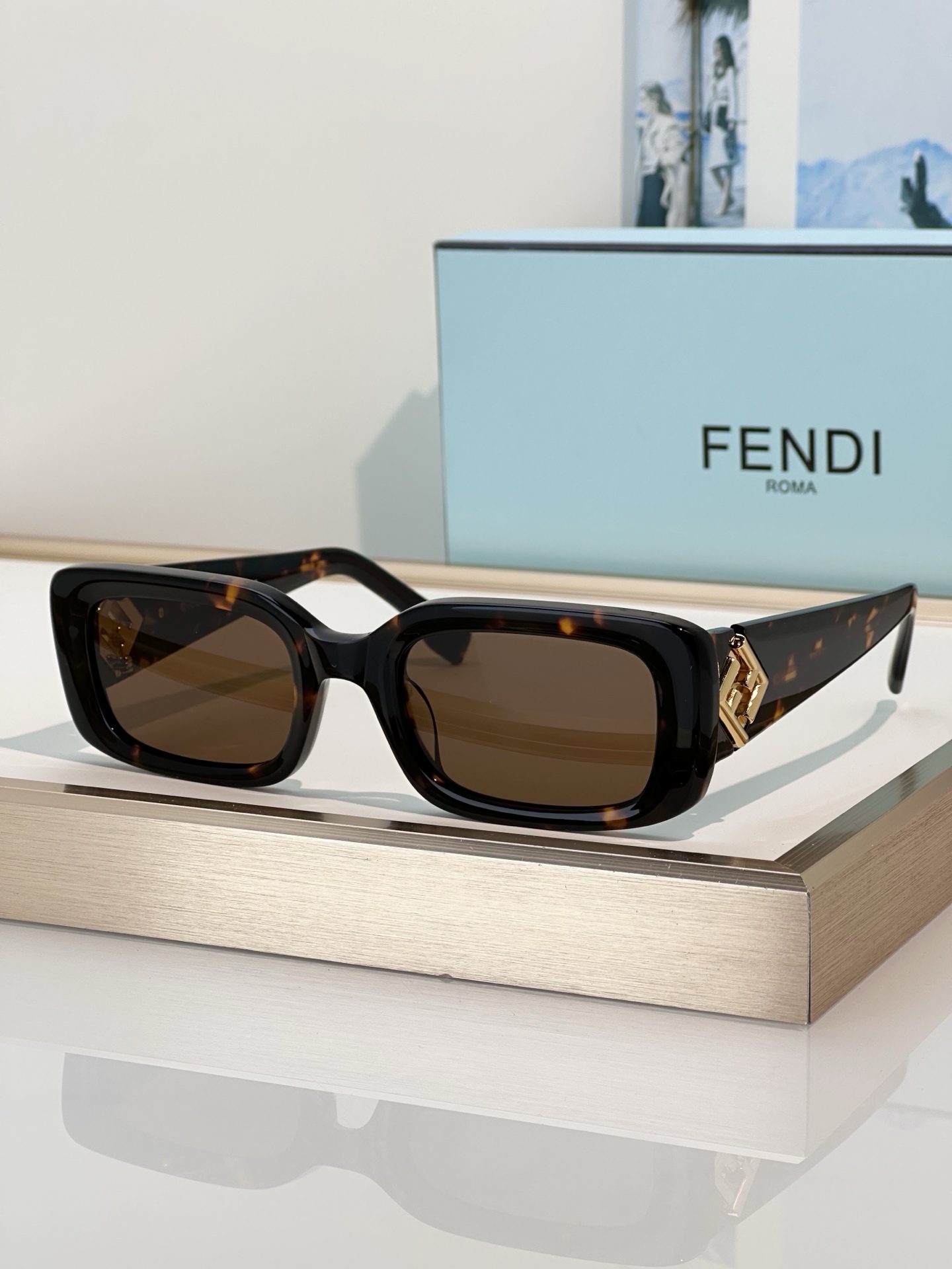 Designer Sunglasses FE40222I