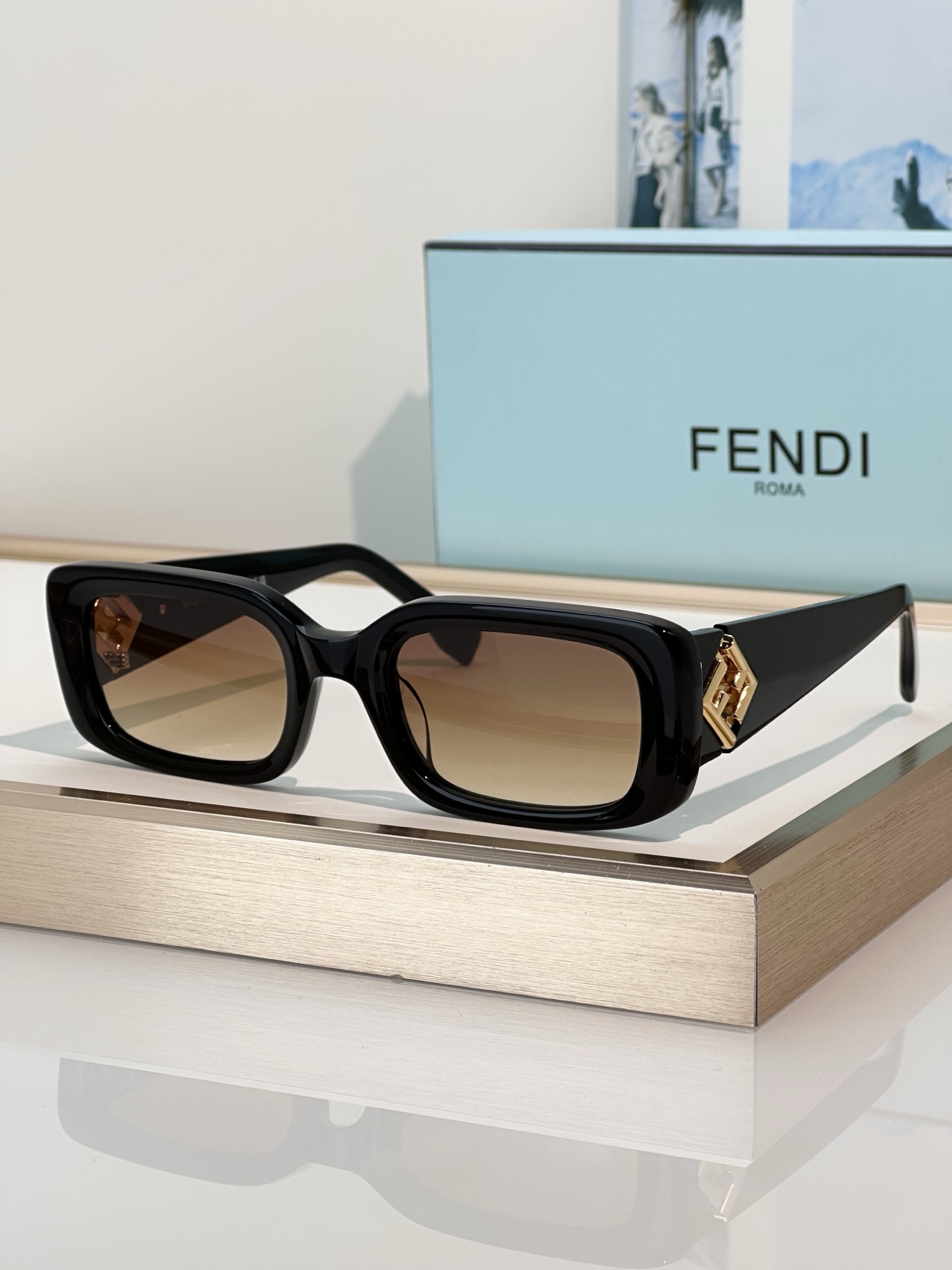 Designer Sunglasses FE40222I