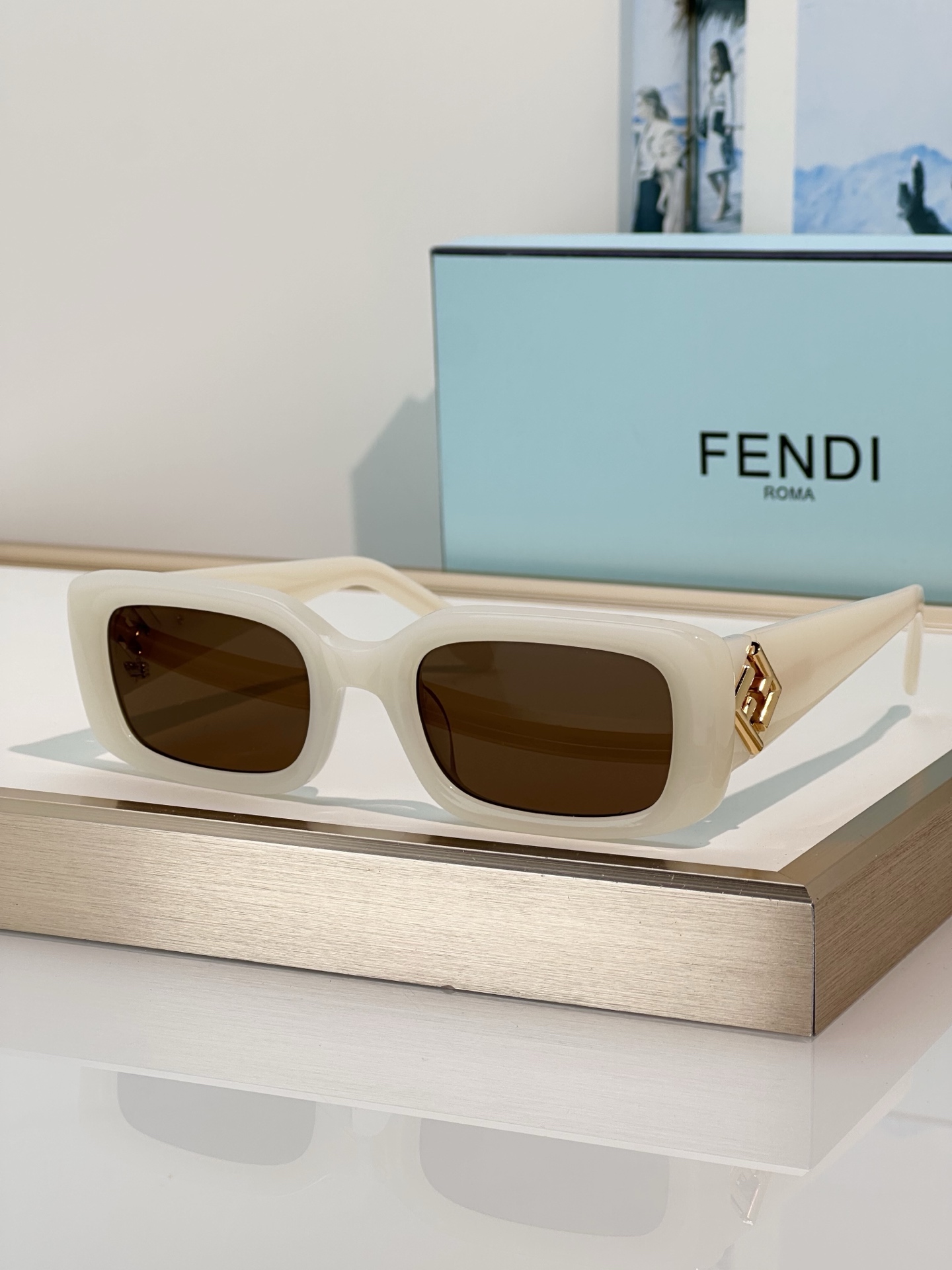 Designer Sunglasses FE40222I