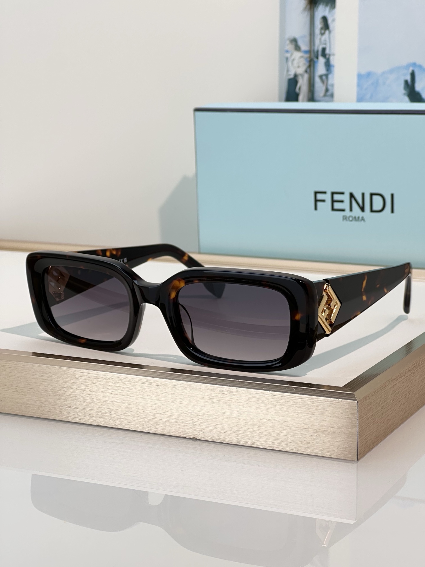 Designer Sunglasses FE40222I