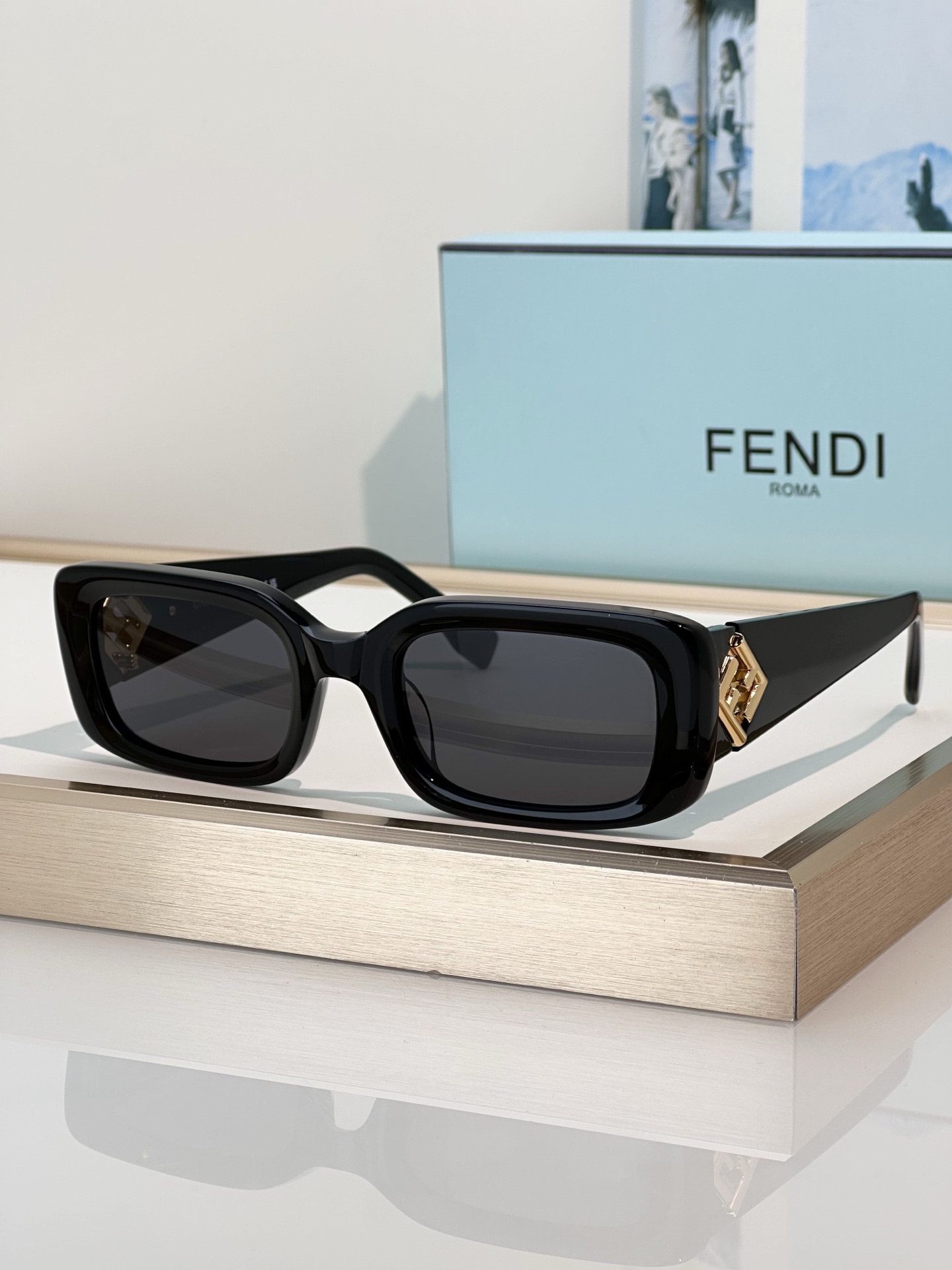Designer Sunglasses FE40222I