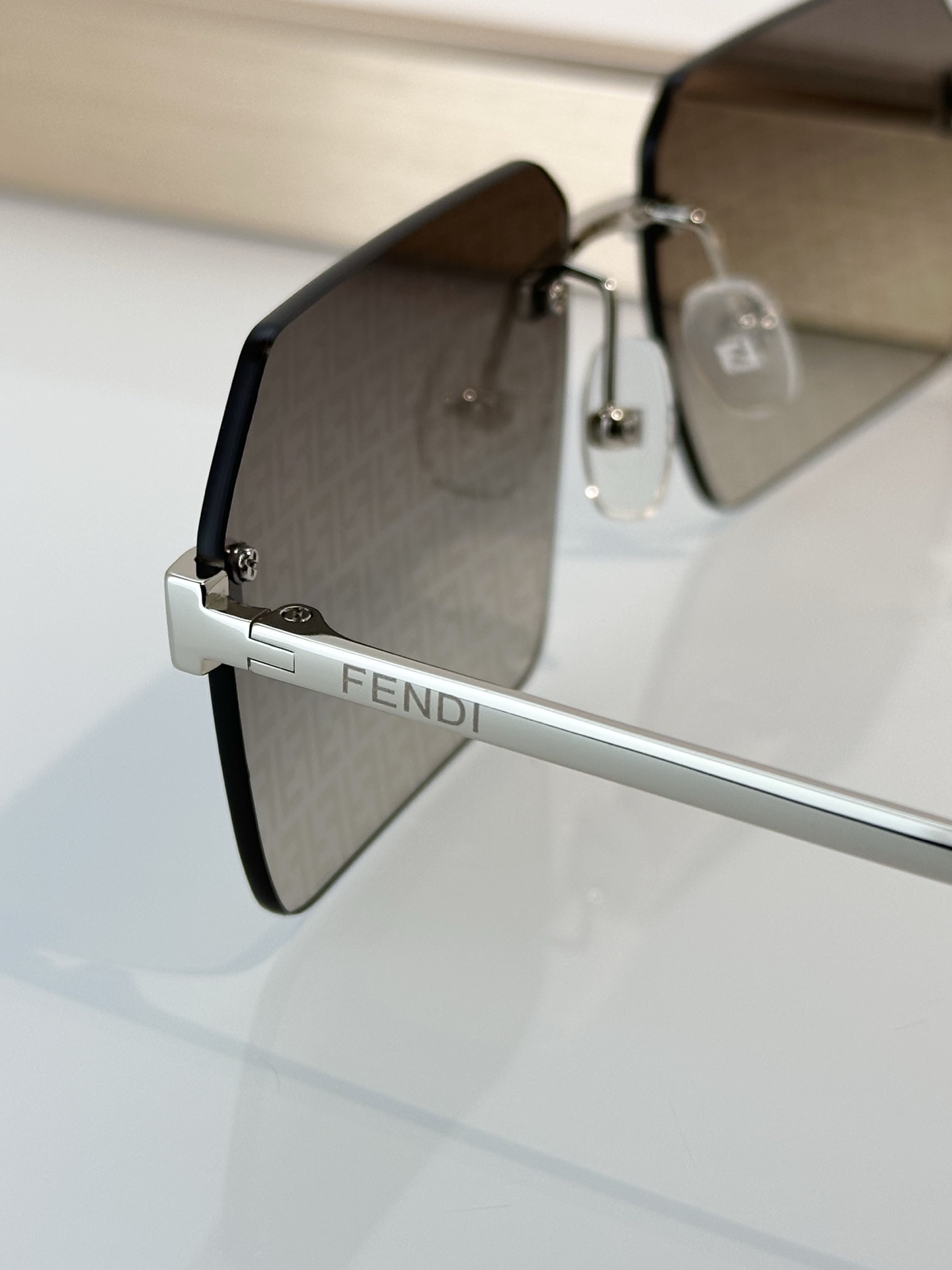 Designer Sunglasses FE40043U