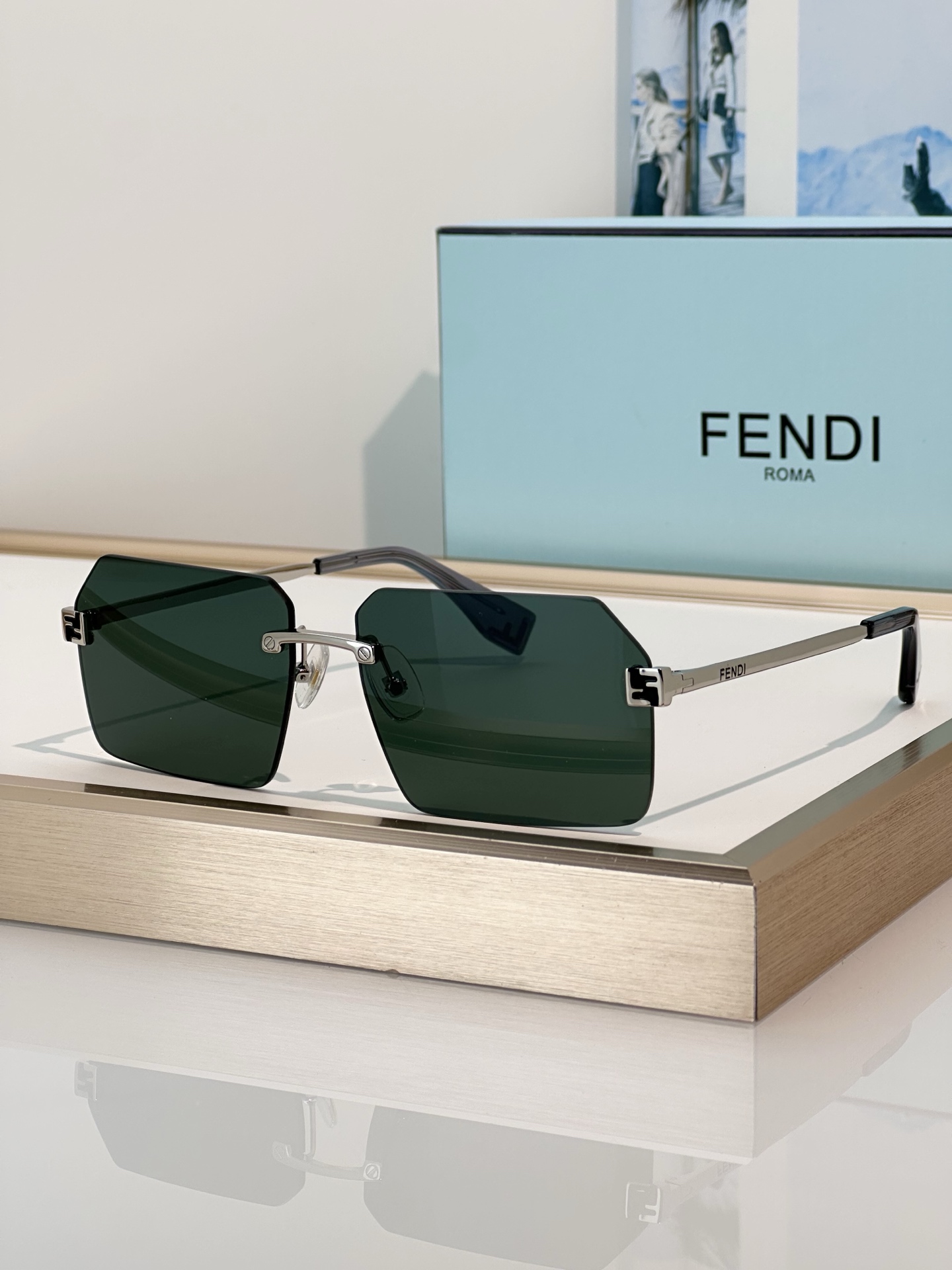 Designer Sunglasses FE40043U