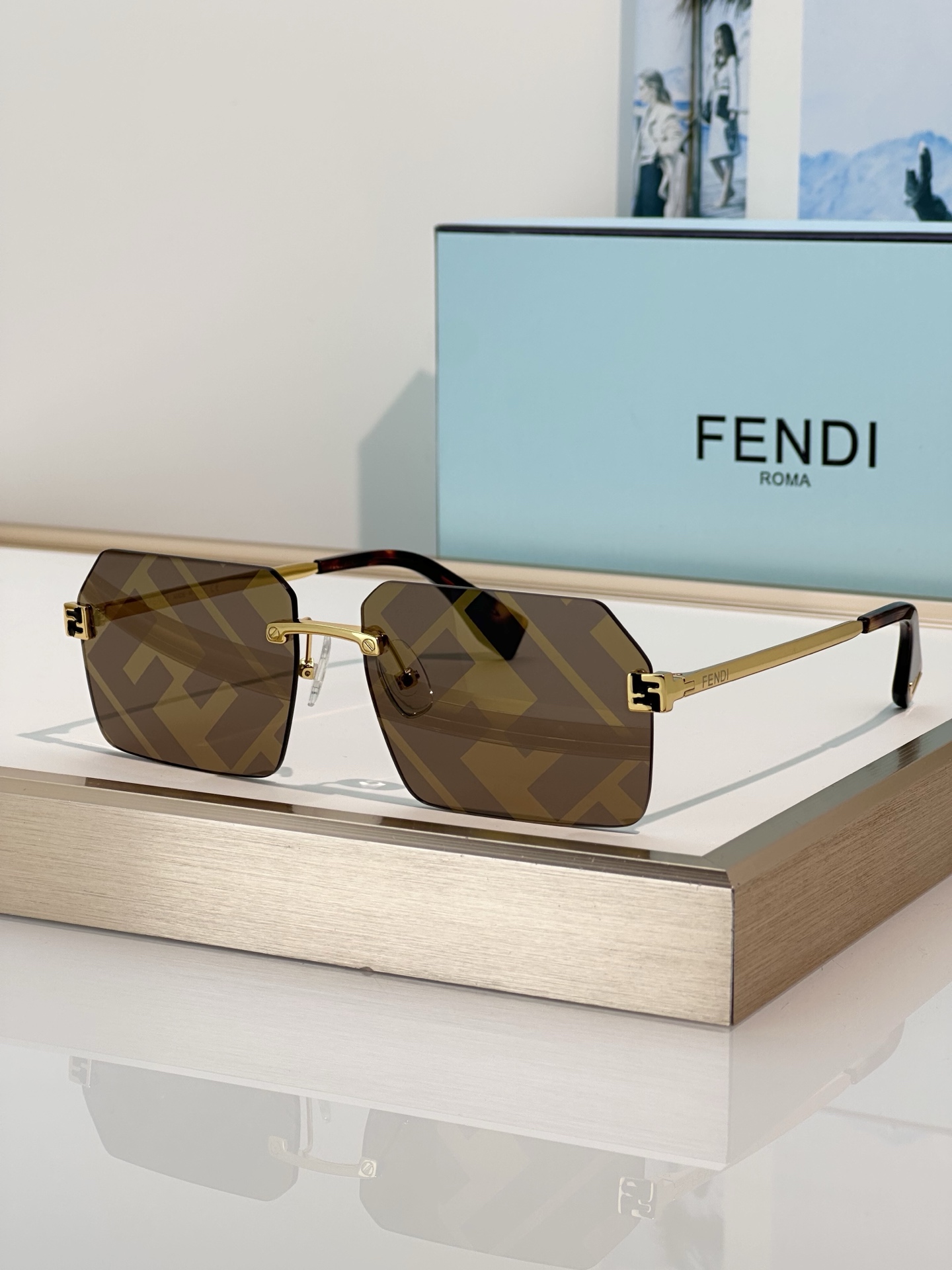 Designer Sunglasses FE40043U
