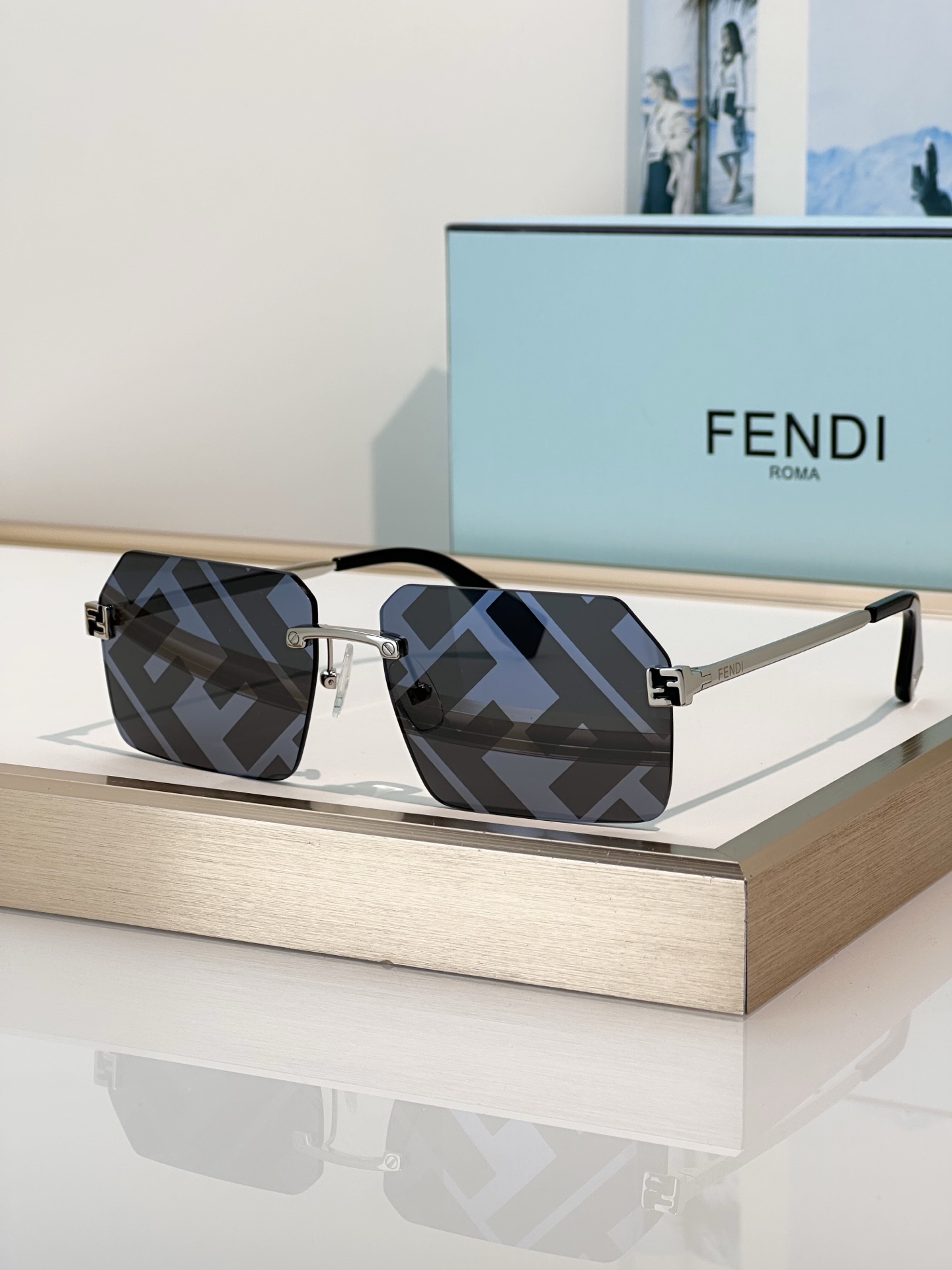 Designer Sunglasses FE40043U
