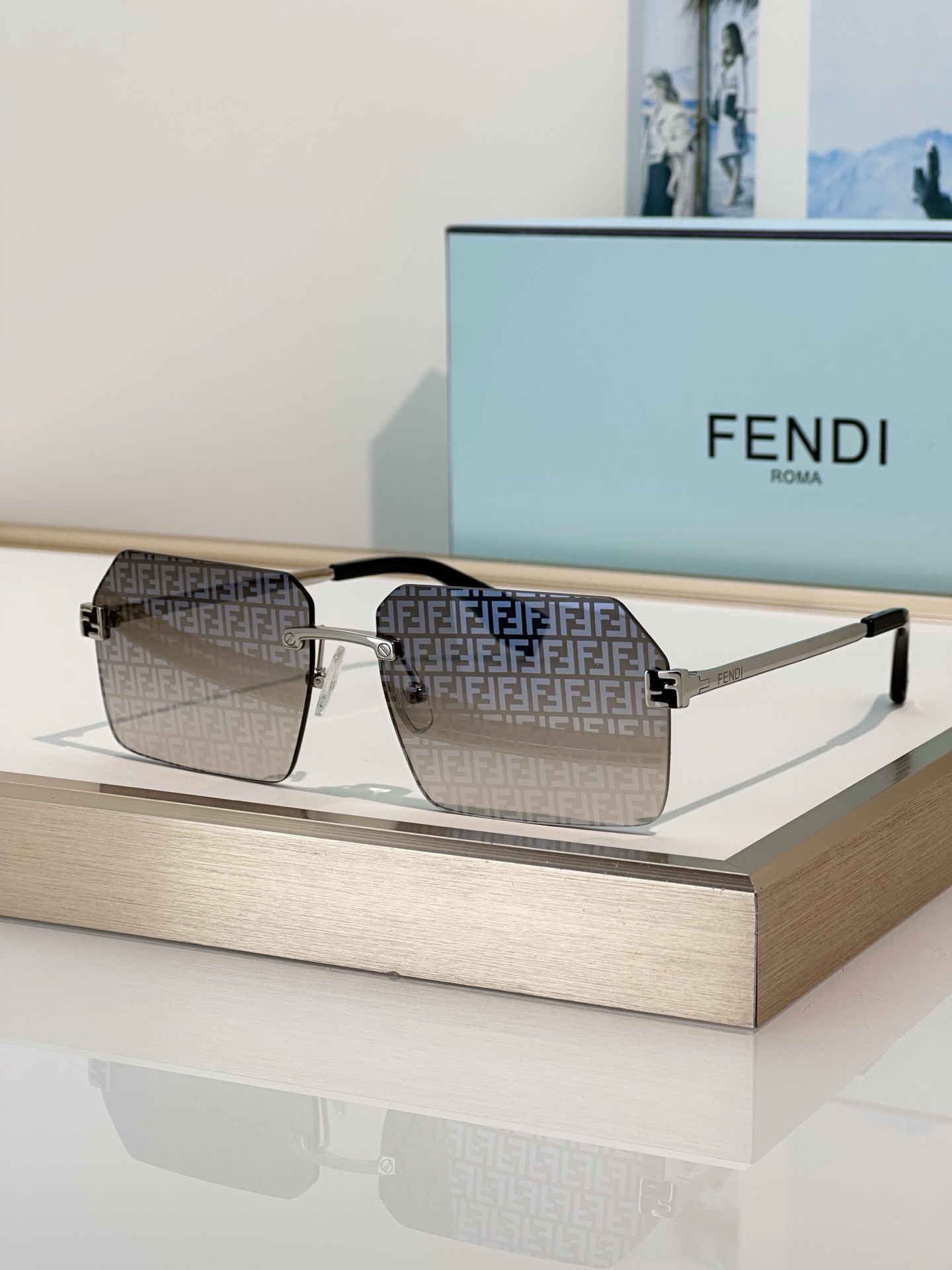 Designer Sunglasses FE40043U