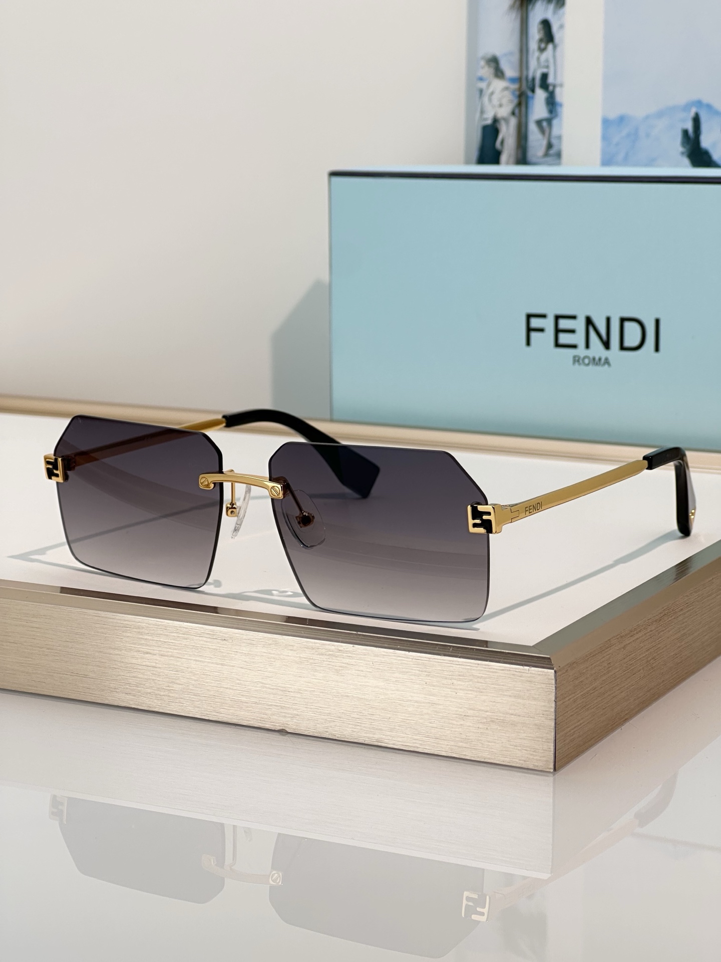 Designer Sunglasses FE40043U