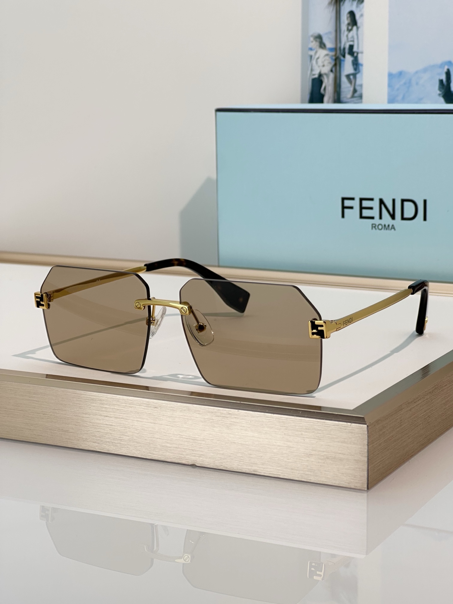 Designer Sunglasses FE40043U