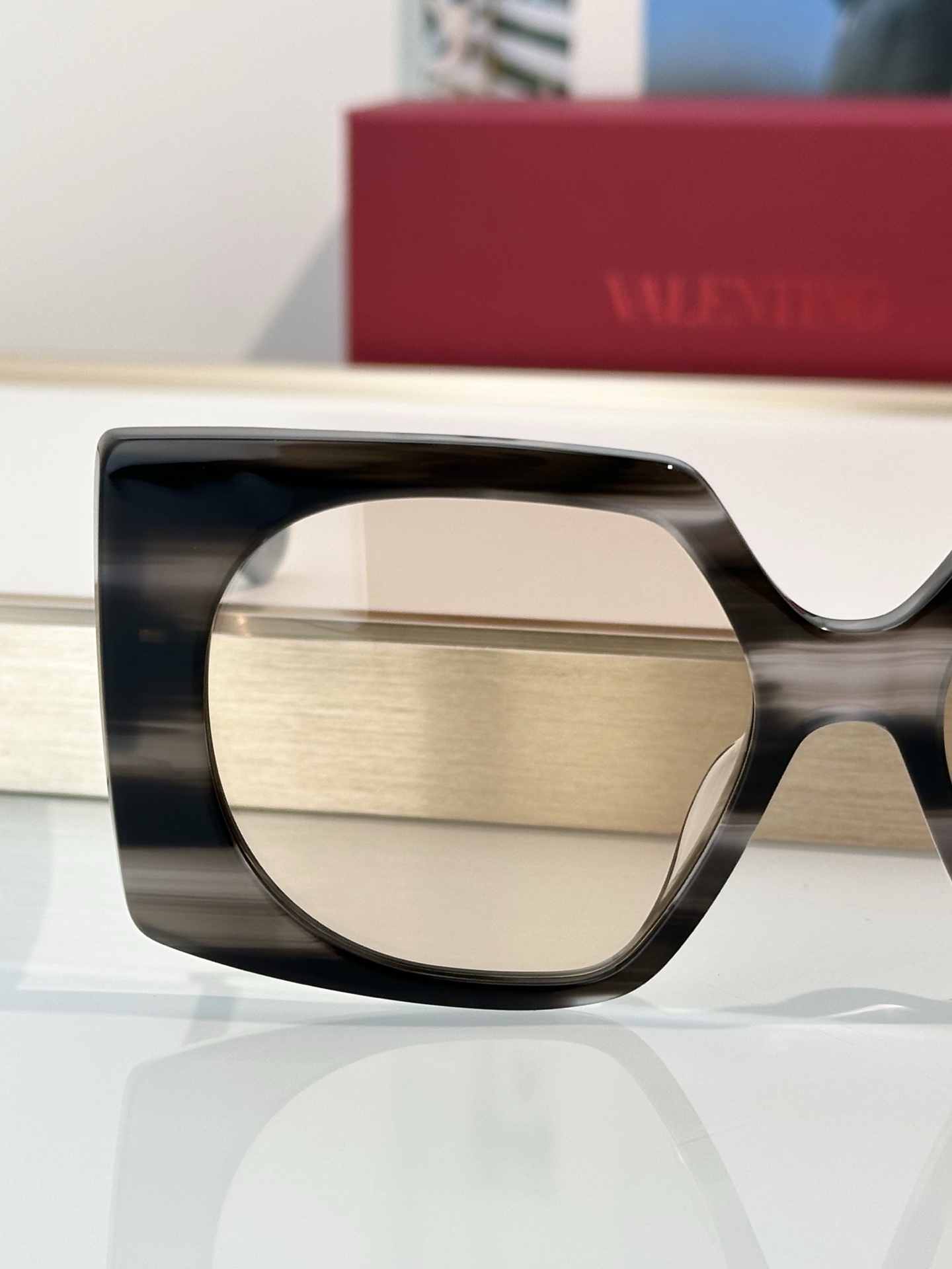 Designer Sunglasses VG0002S