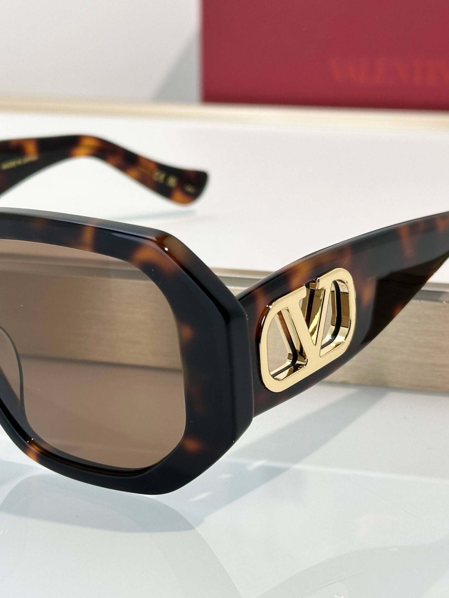 Designer Sunglasses VG0003SA