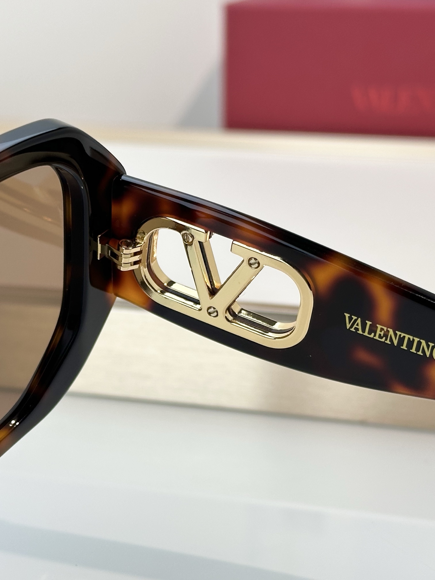 Designer Sunglasses VG0003SA