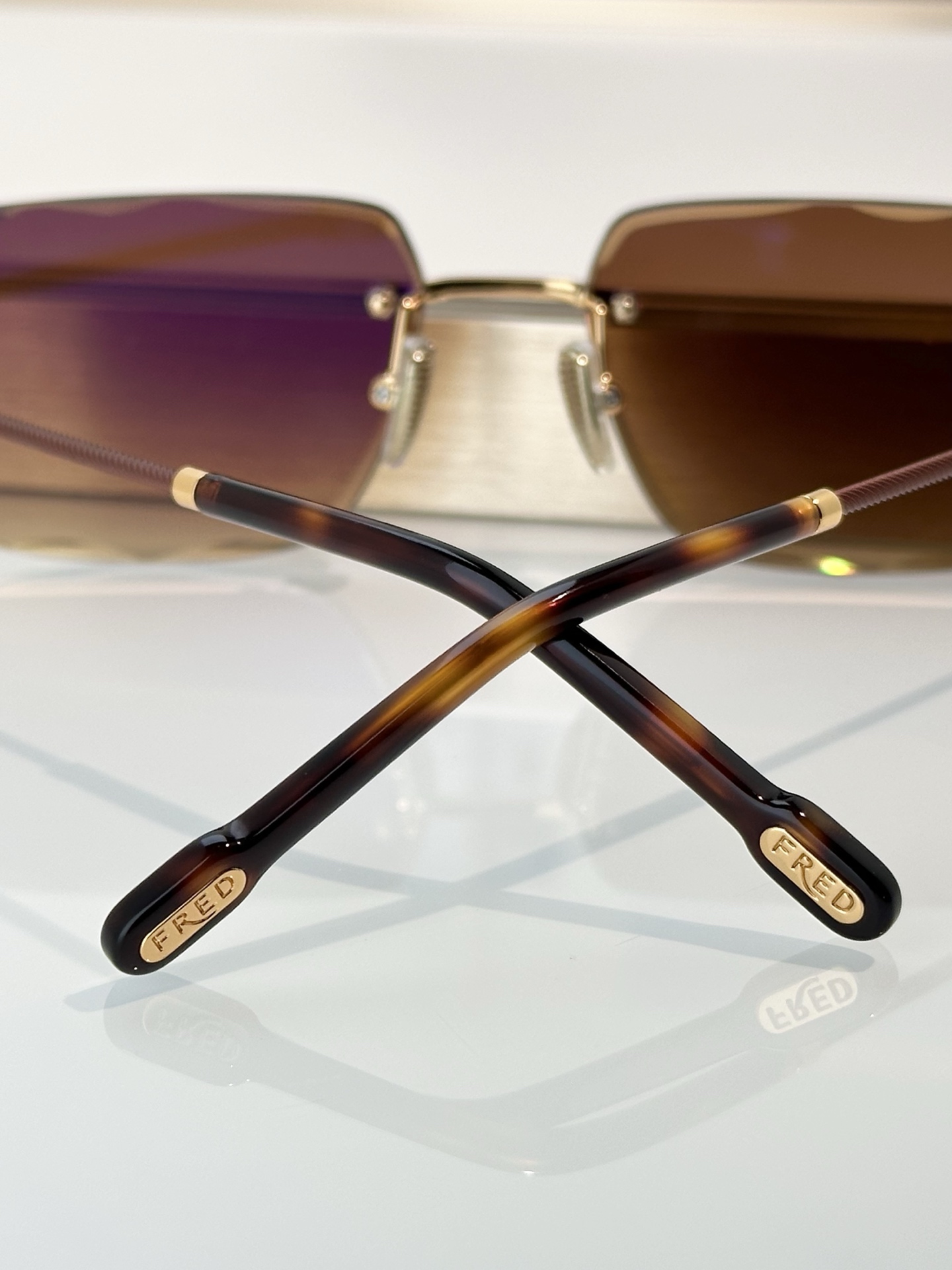 Designer Sunglasses FG75120U