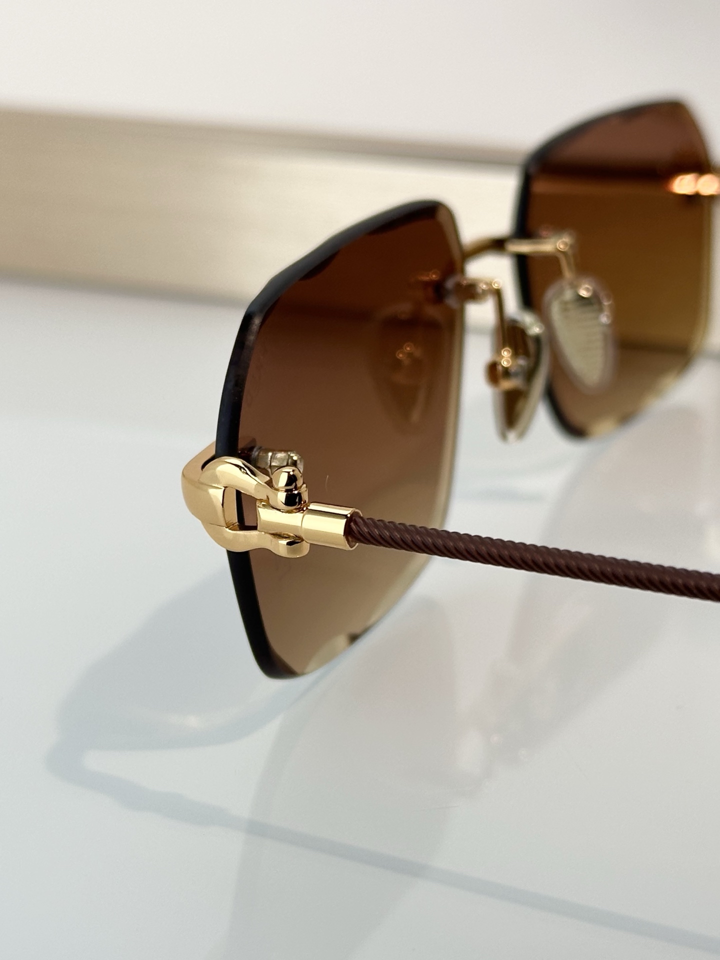 Designer Sunglasses FG75120U