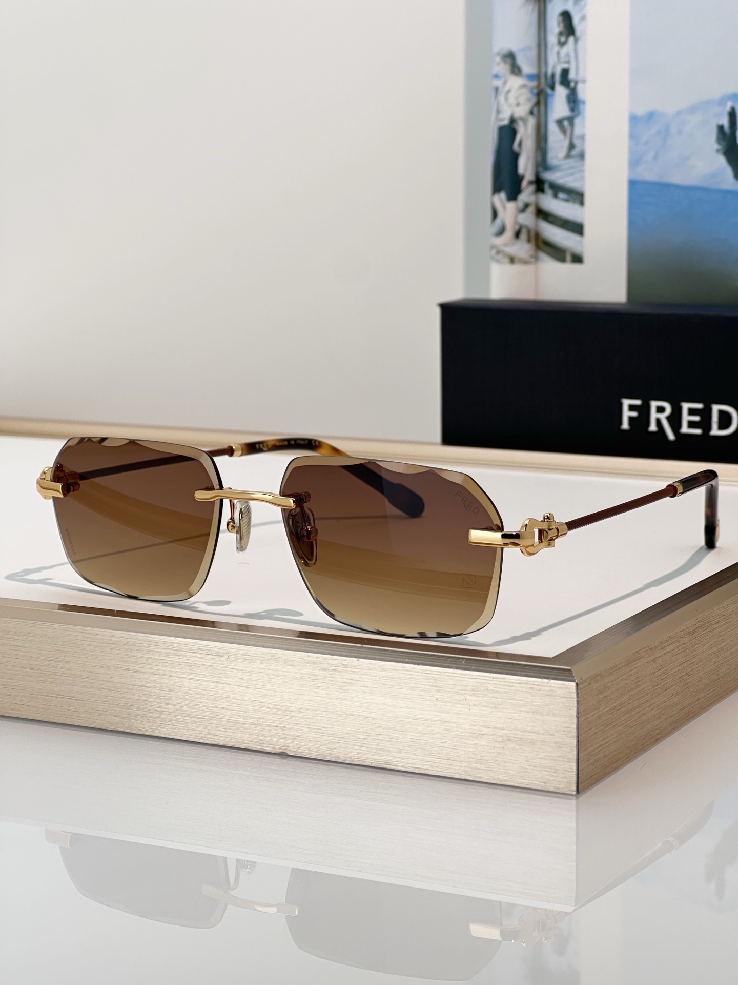 Designer Sunglasses FG75120U