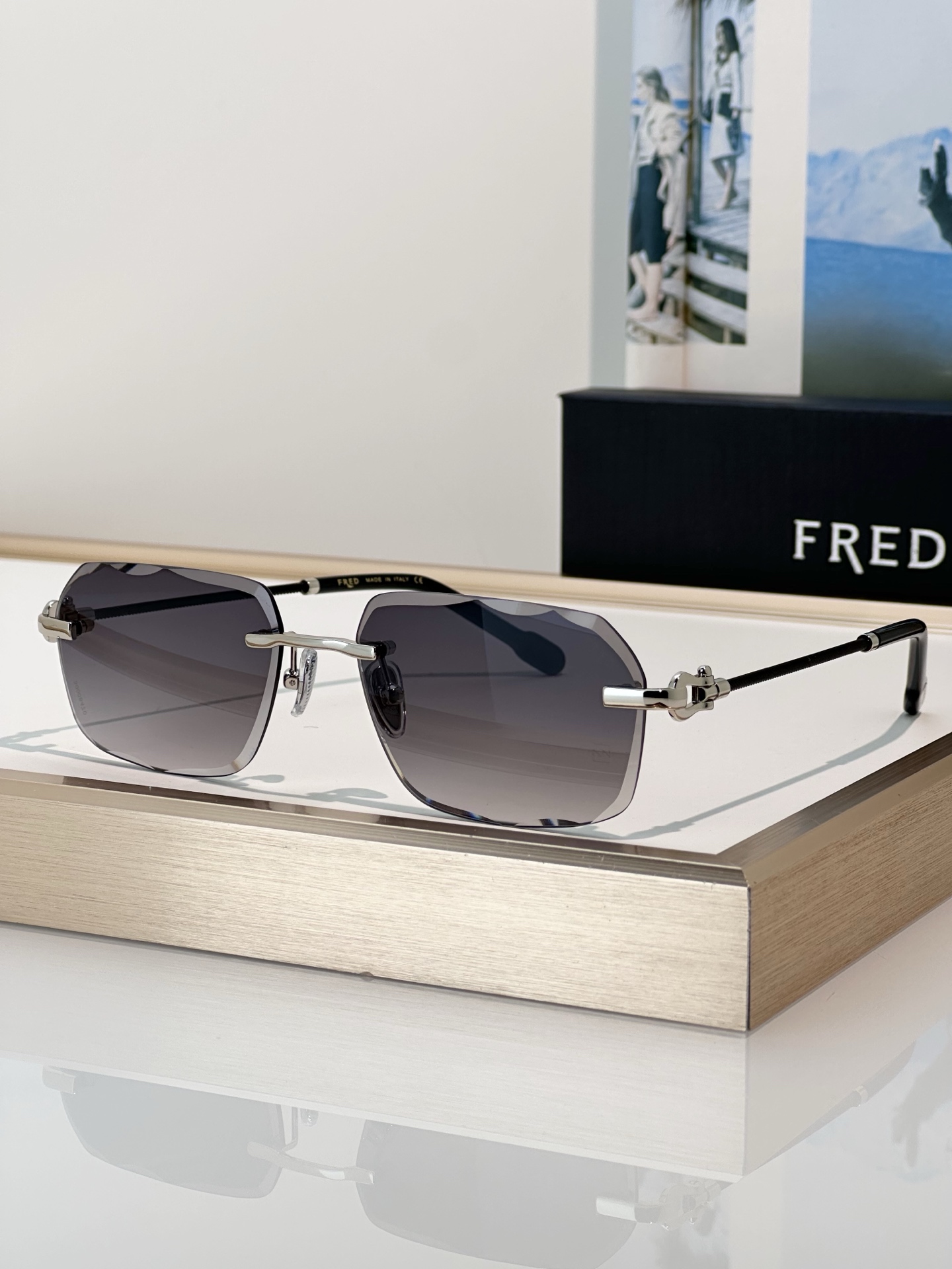 Designer Sunglasses FG75120U