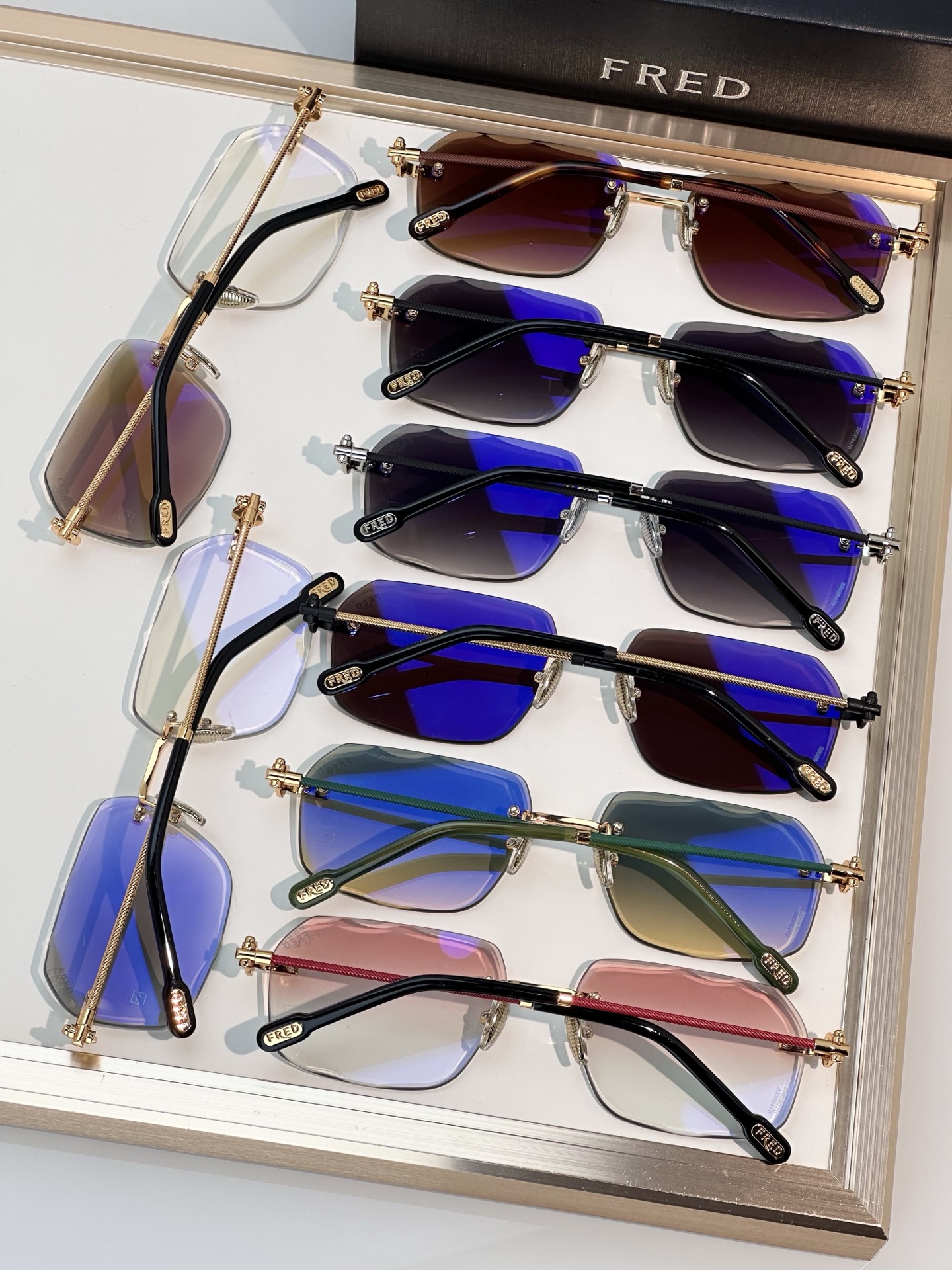 Designer Sunglasses FG75120U