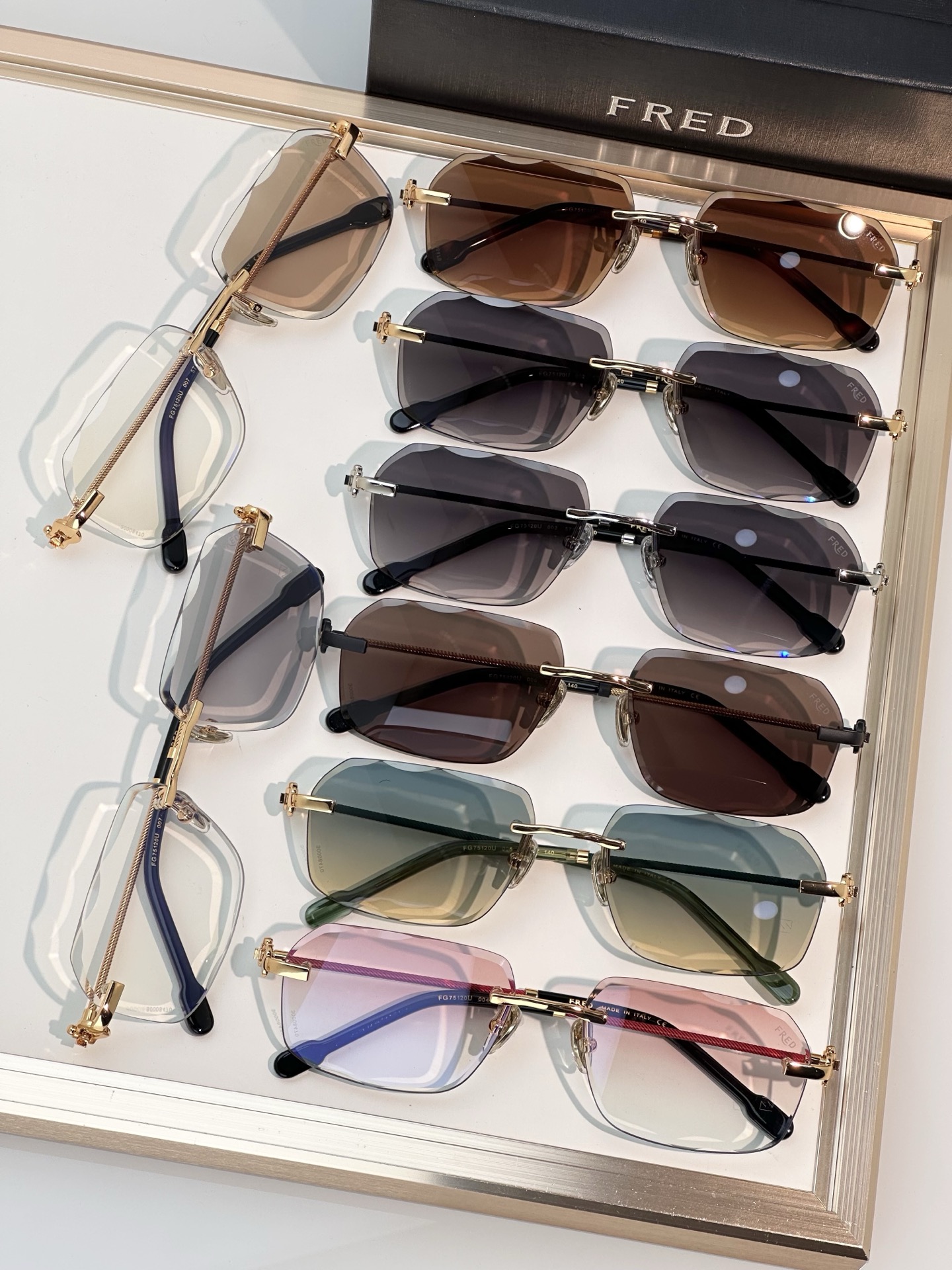 Designer Sunglasses FG75120U