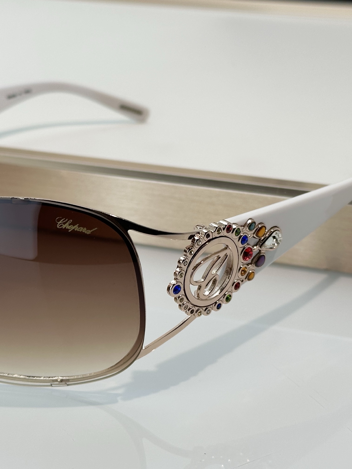 Designer Sunglasses SCH863S