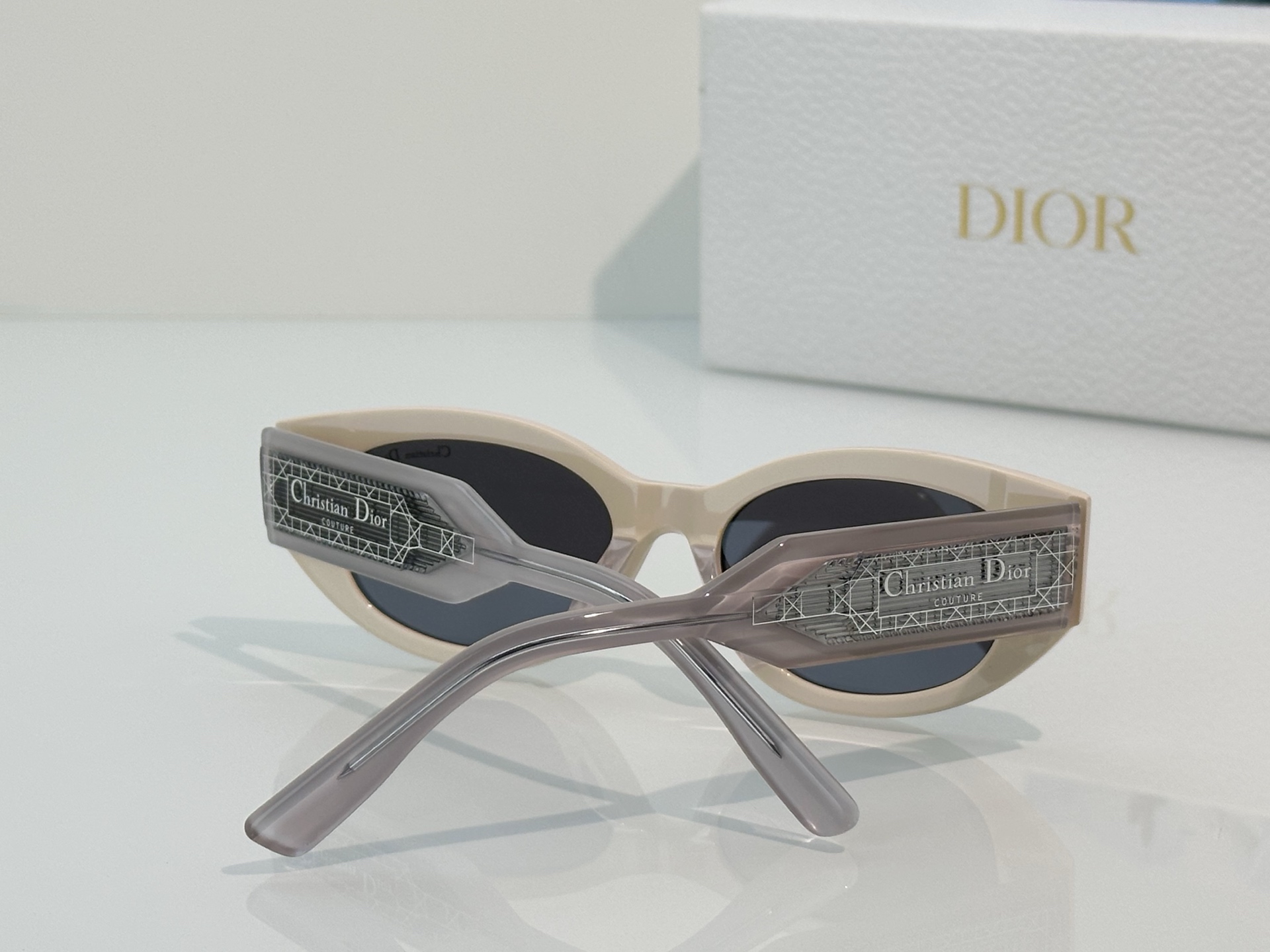 Designer Sunglasses DSGTA54UCR