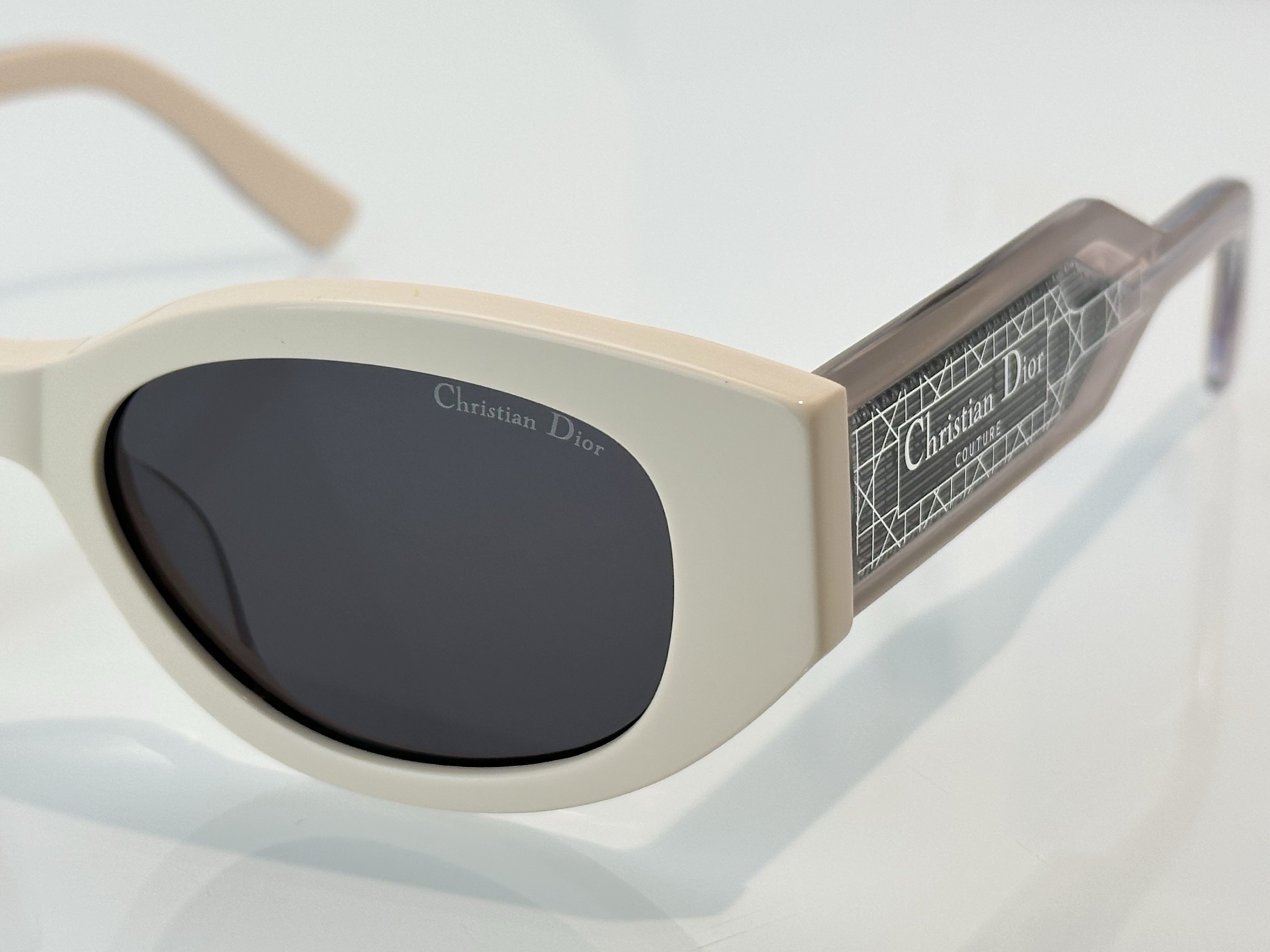 Designer Sunglasses DSGTA54UCR