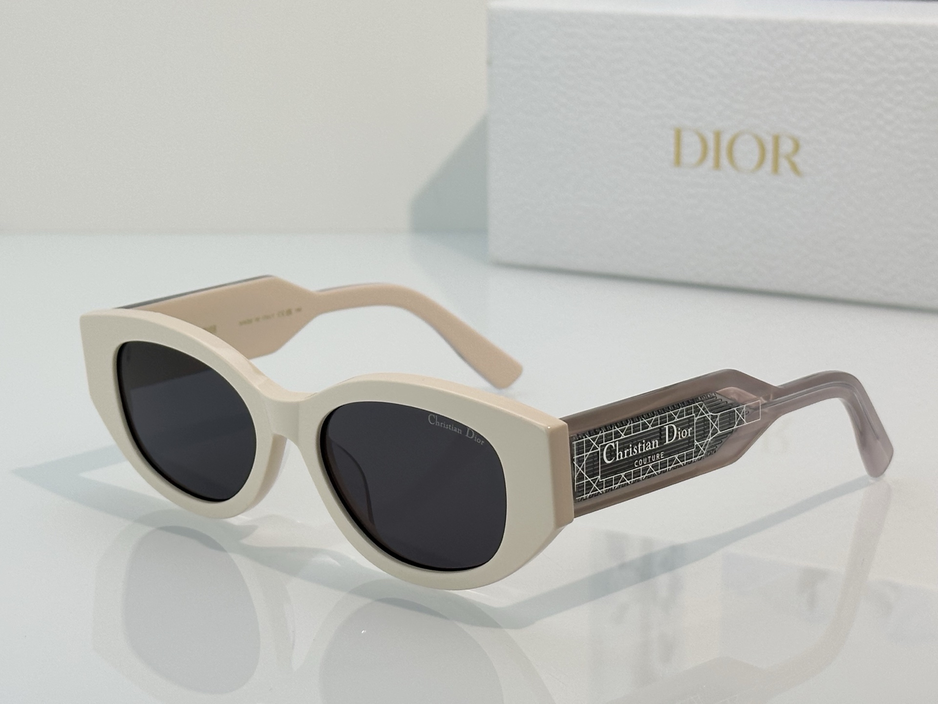 Designer Sunglasses DSGTA54UCR