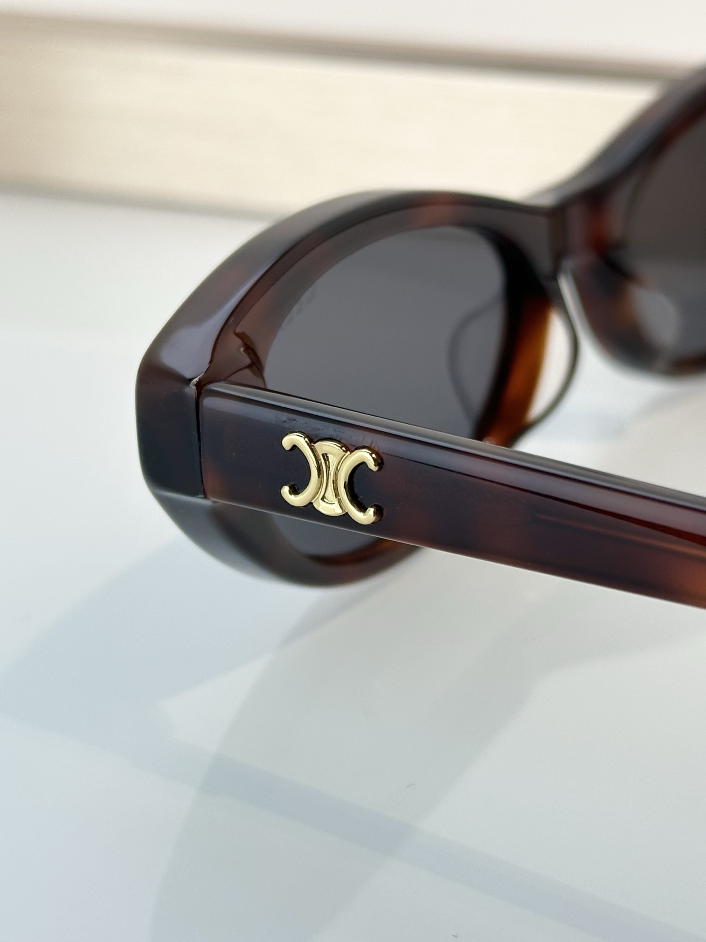 Designer Sunglasses CL40353U