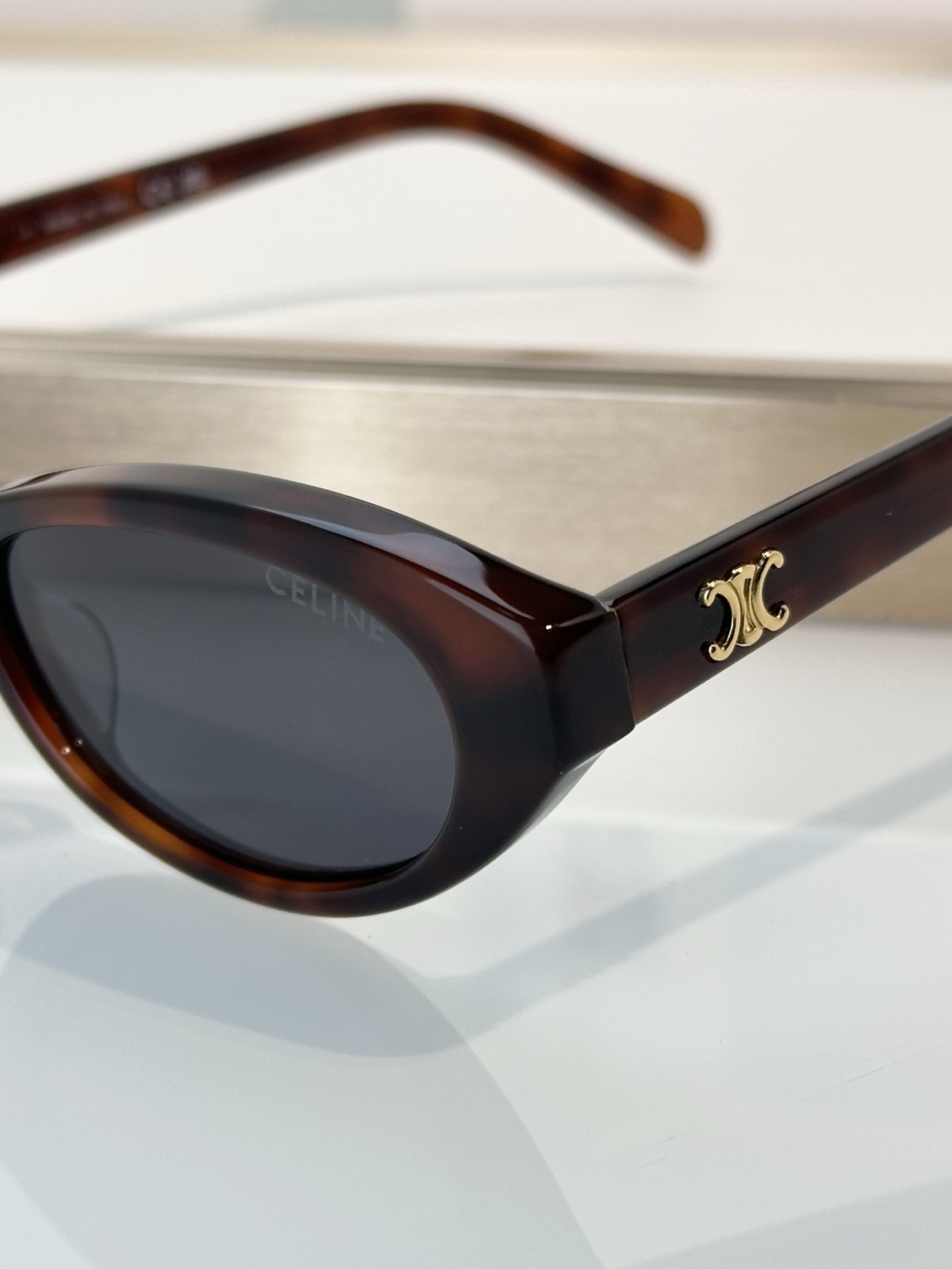 Designer Sunglasses CL40353U