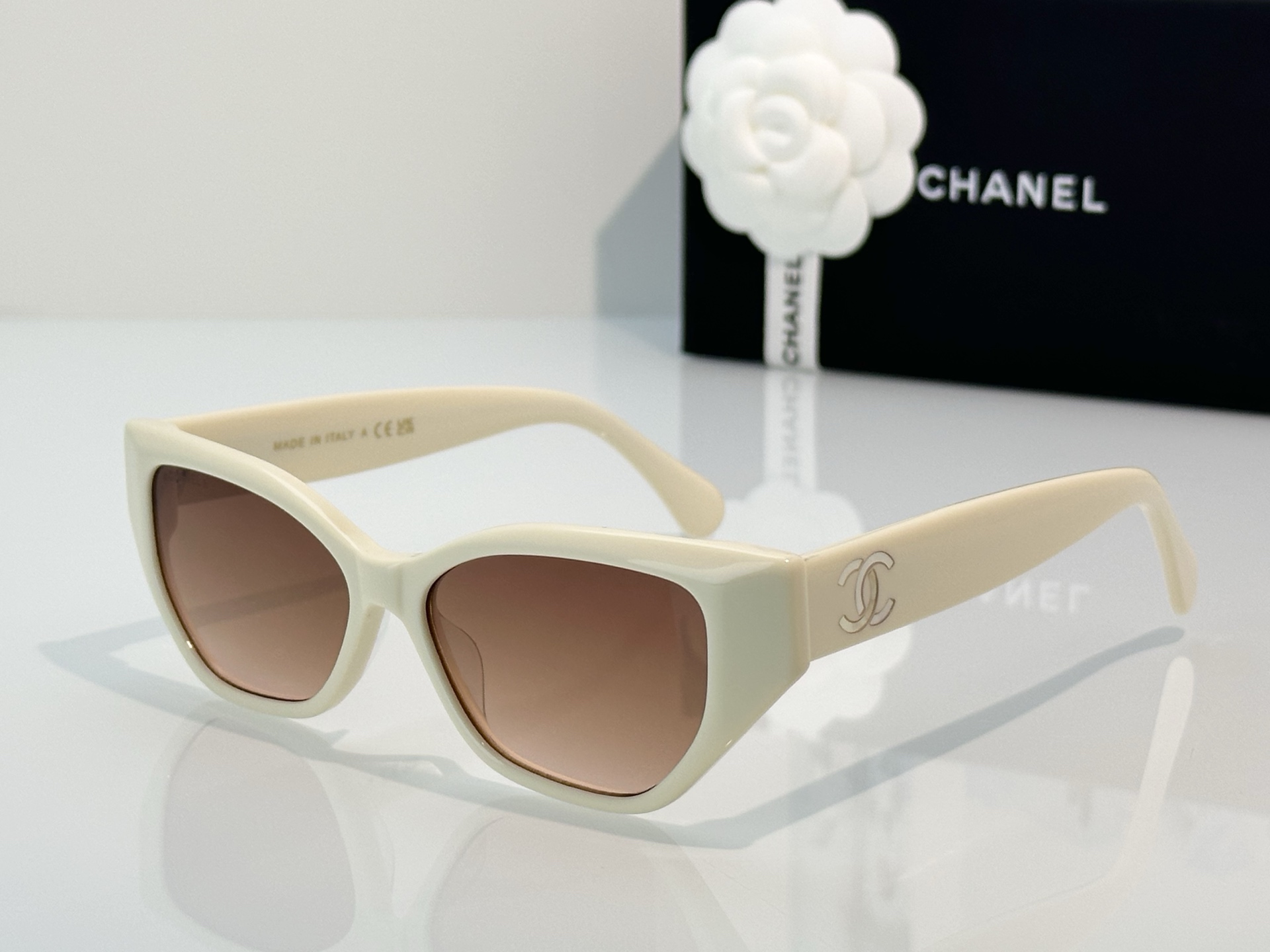 Chanel Sunglasses A71765