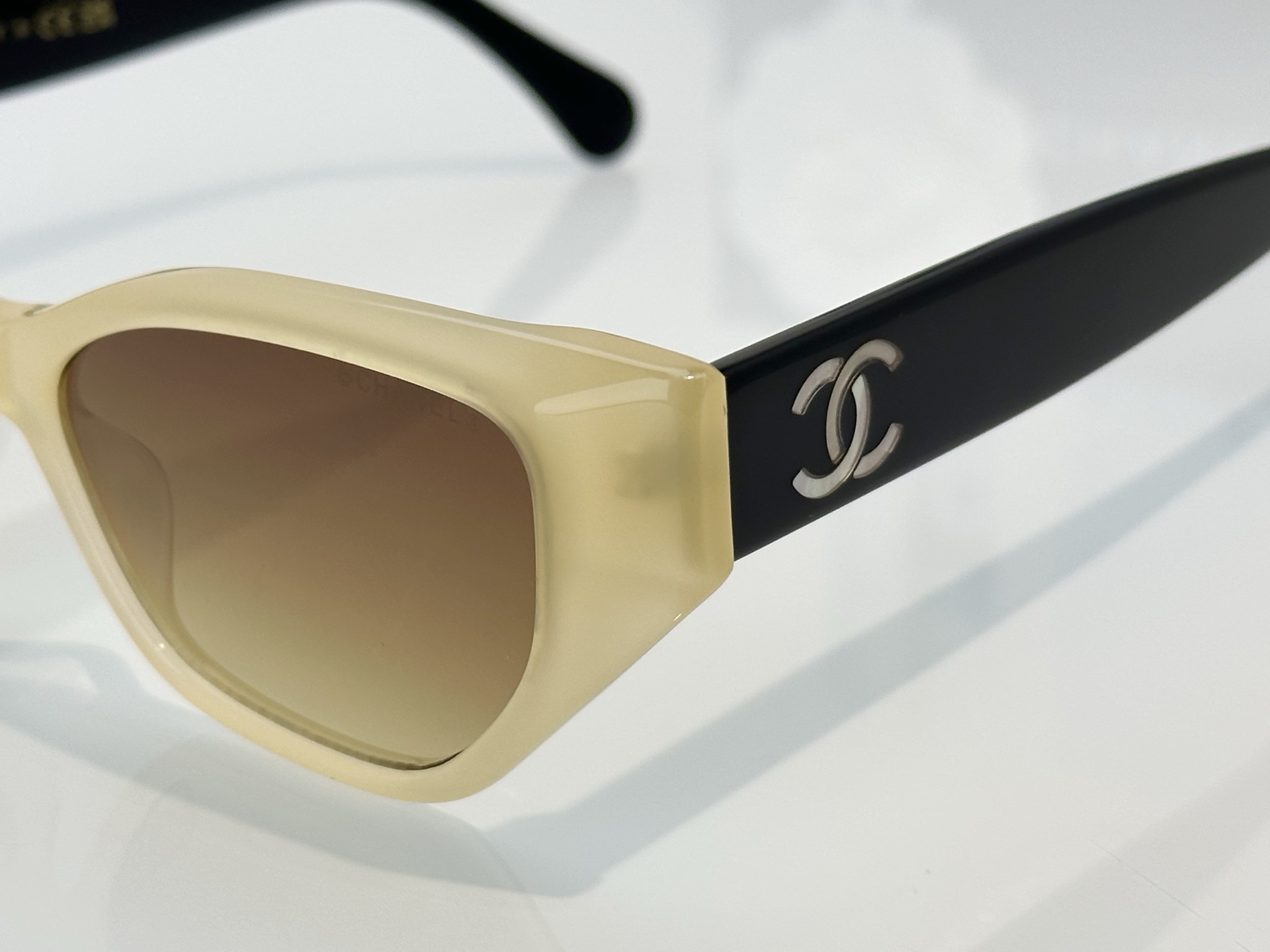Chanel Sunglasses A71765